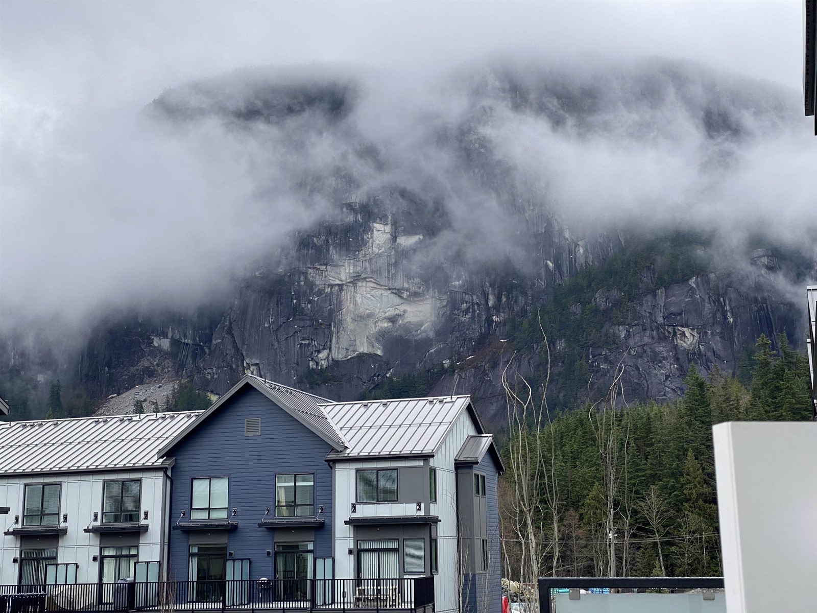 38001 Helm Way, Squamish, British Columbia  V8B 2A1 - Photo 5 - R2780225