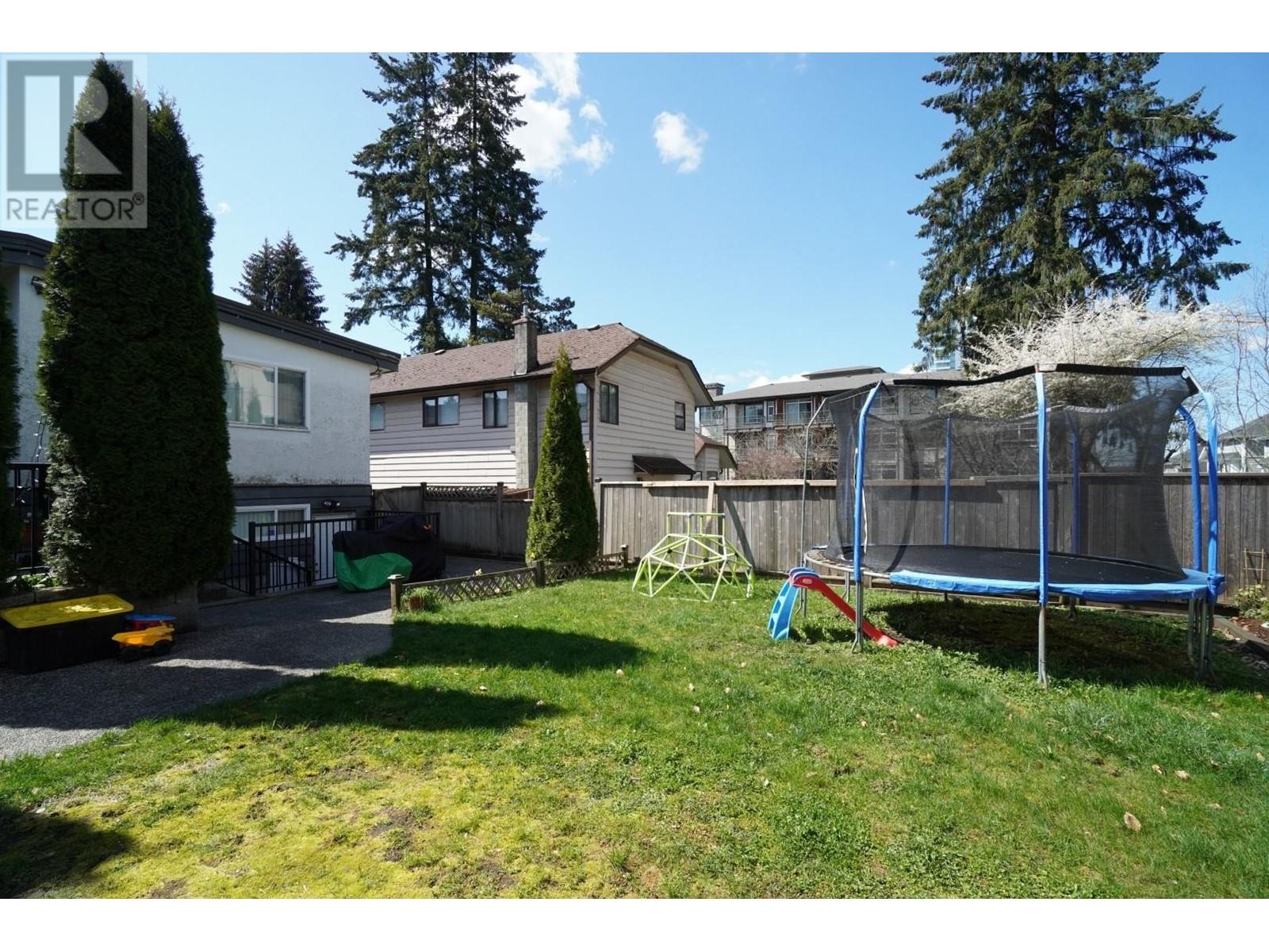 629 Smith Avenue, Coquitlam, British Columbia  V3J 2W5 - Photo 14 - R2767698