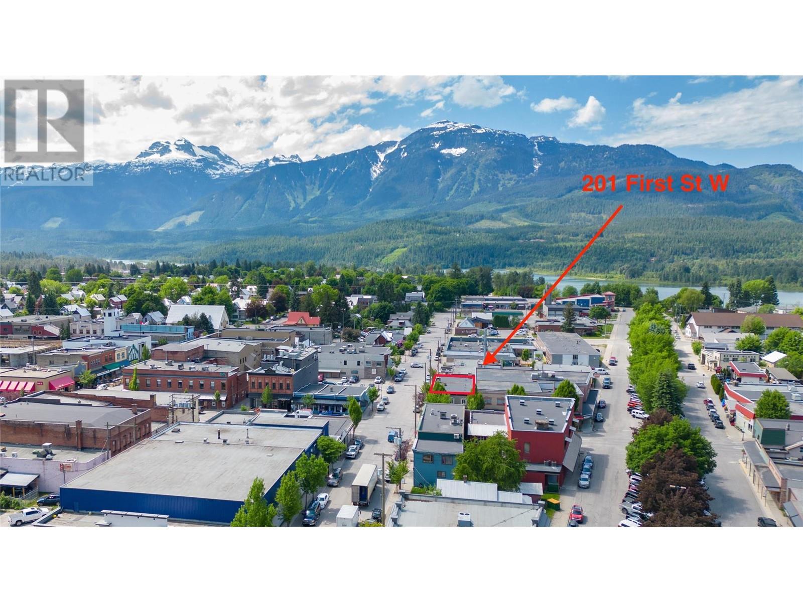 201 First Street, W, Revelstoke, British Columbia  V0E 2S0 - Photo 2 - 10276103