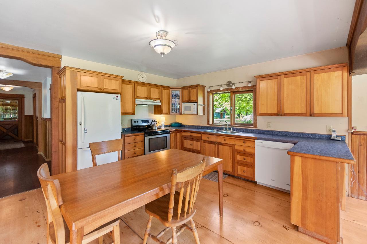 209 Lardeau River Rd, Lardeau, British Columbia  V0G 1N0 - Photo 13 - 2471146