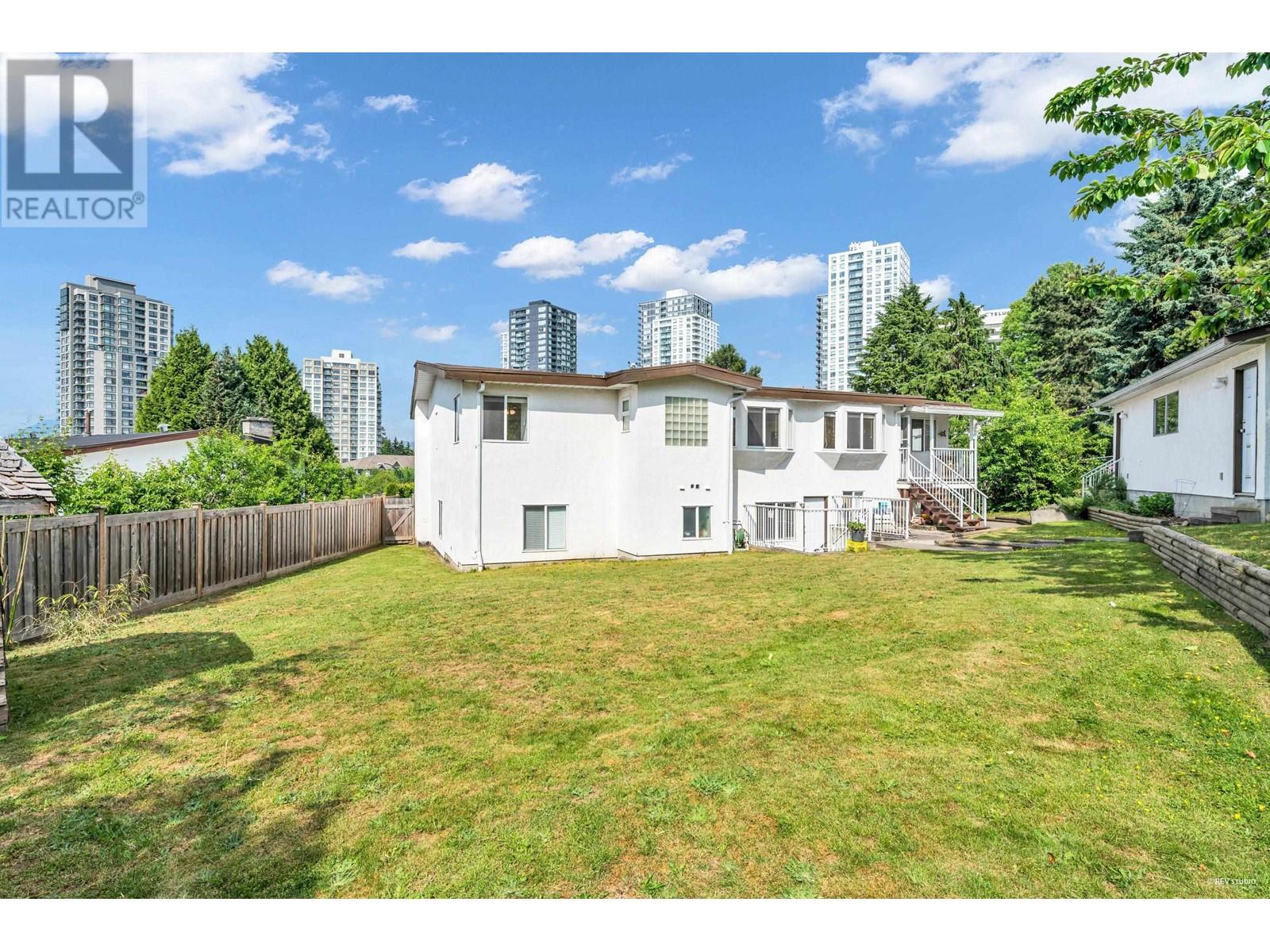 5667 Oben Street, Vancouver, British Columbia  V5R 4P2 - Photo 5 - R2756185