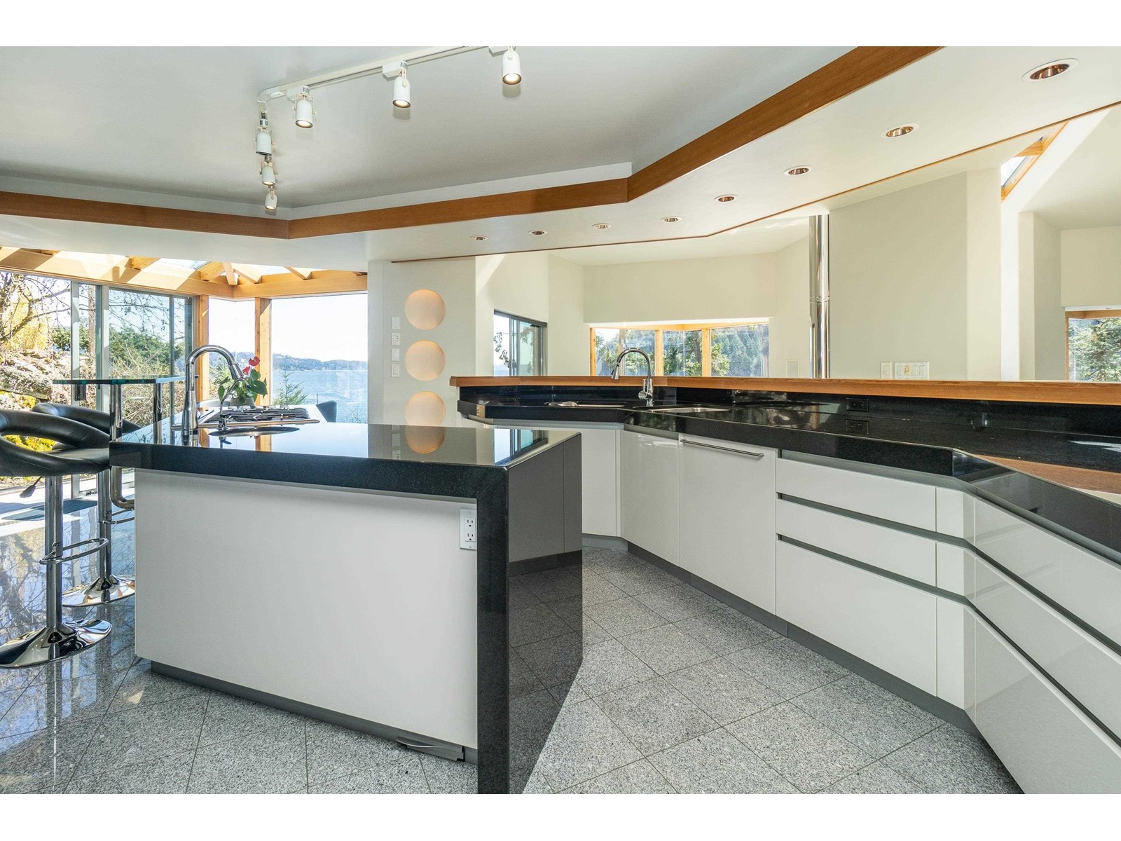 295 Robert Road, Bowen Island, British Columbia  V0N 1G1 - Photo 20 - R2783054