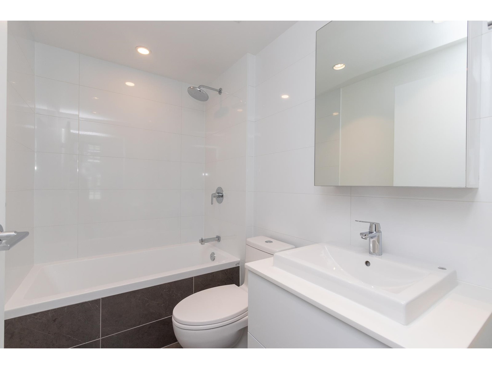 1501 1675 Lions Gate Lane, North Vancouver, British Columbia  V7P 0E3 - Photo 10 - R2784056