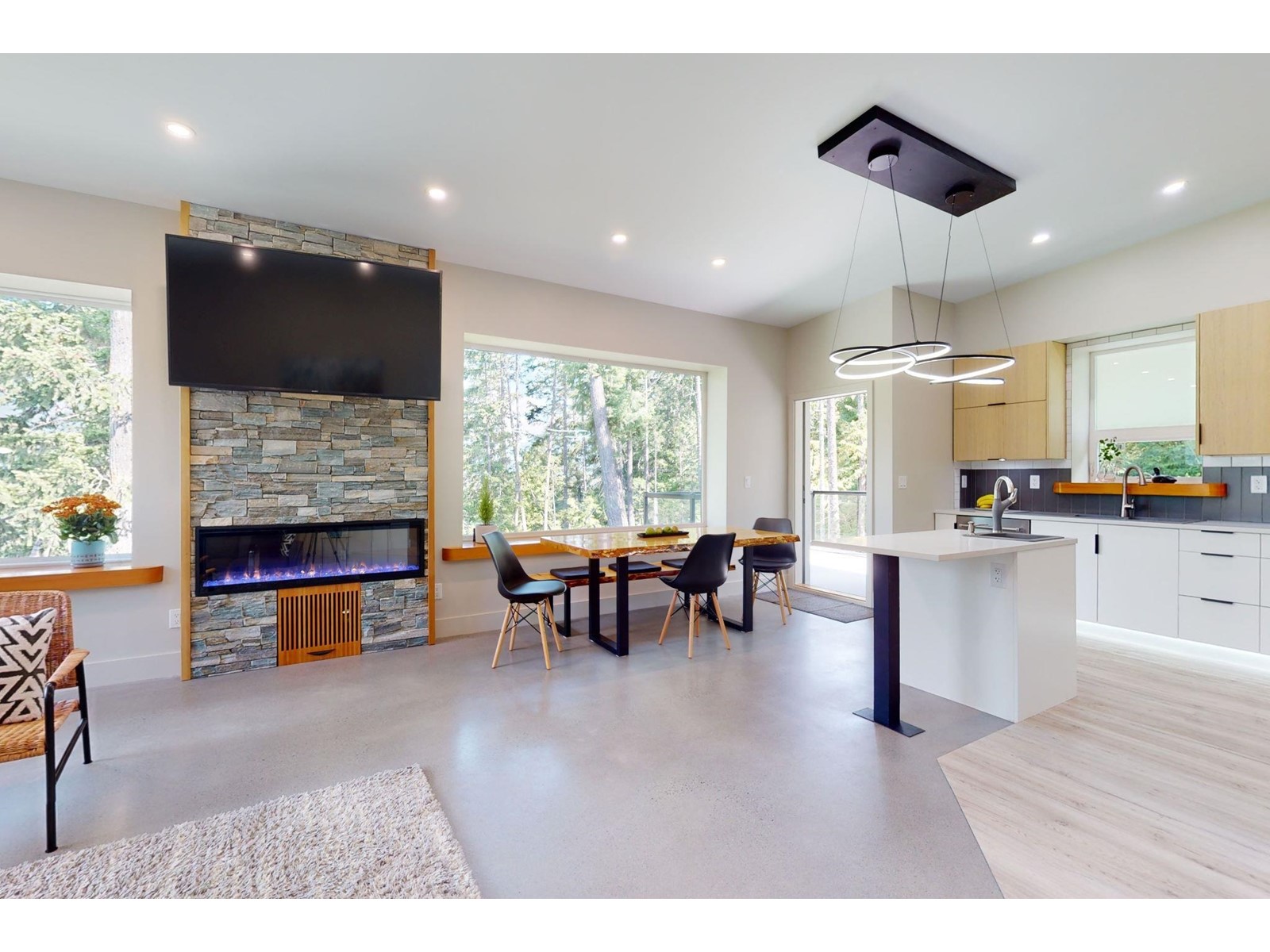 1307 Eagle Drive, Pemberton, British Columbia  V0N 2L0 - Photo 5 - R2784495