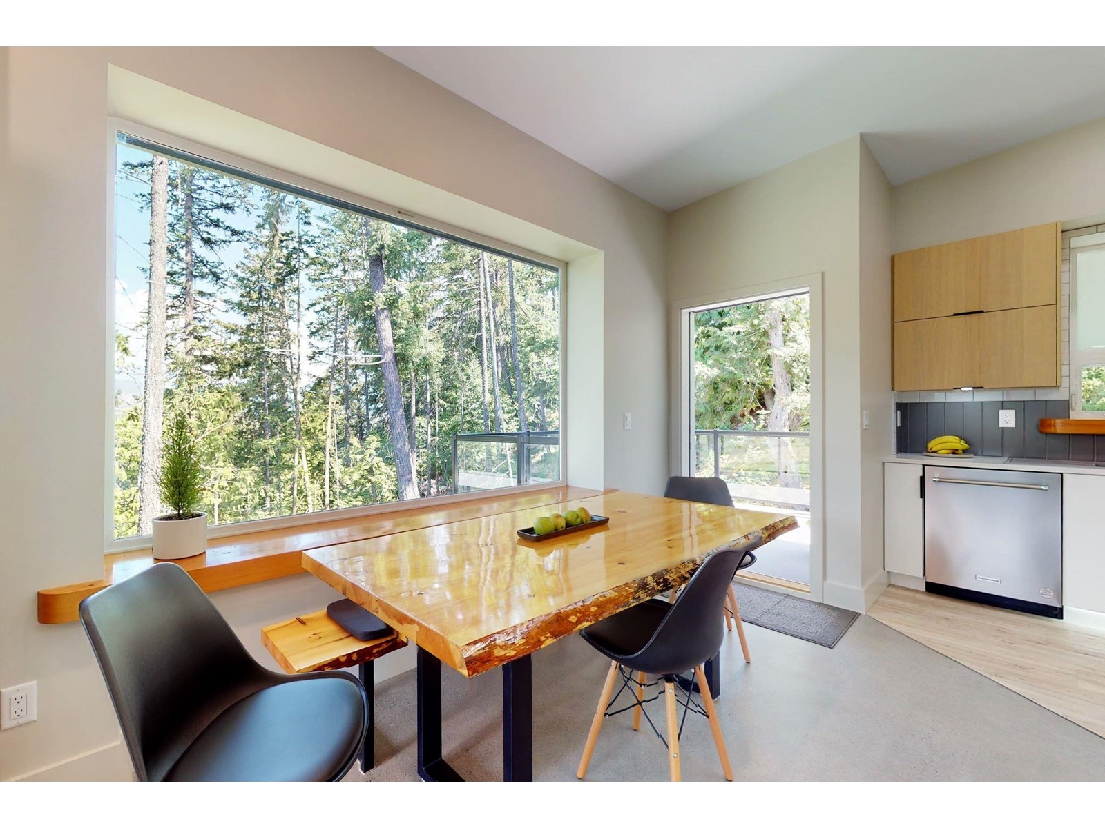 1307 Eagle Drive, Pemberton, British Columbia  V0N 2L0 - Photo 7 - R2784495