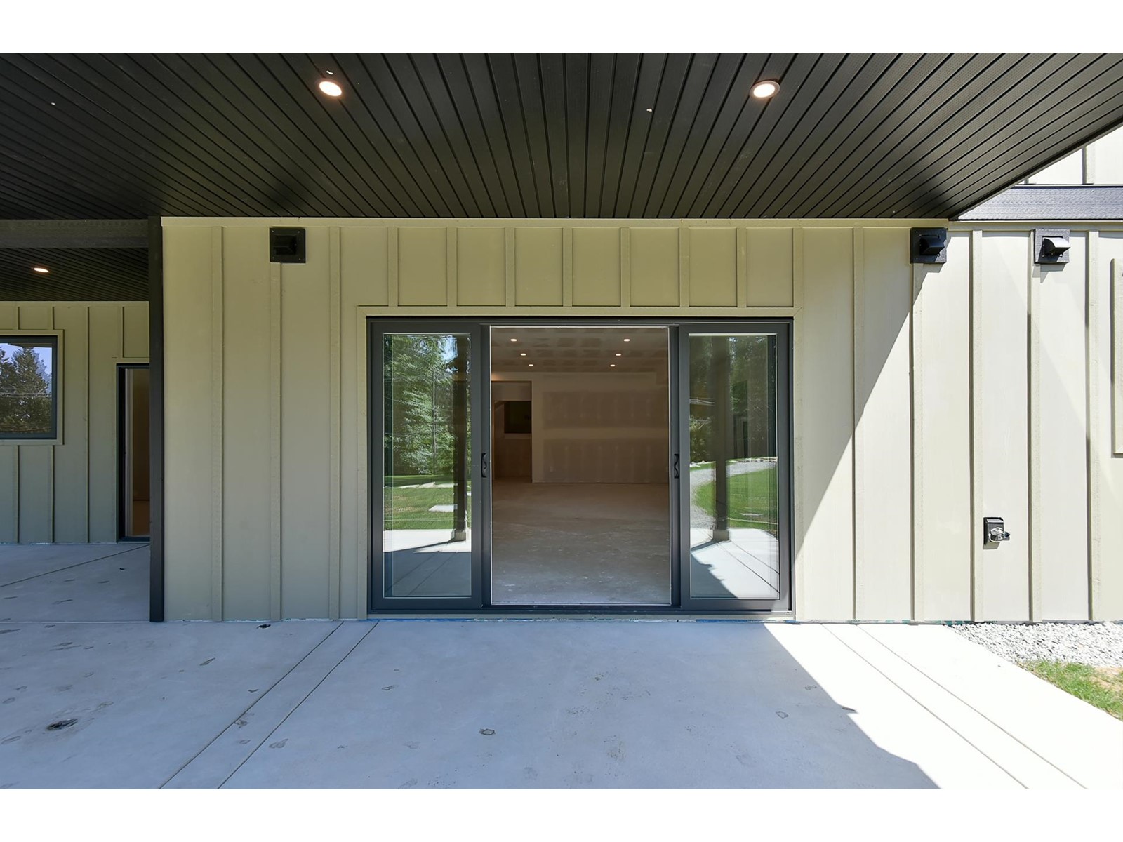 2392 Lower Road, Roberts Creek, British Columbia  V0N 2W6 - Photo 31 - R2784502