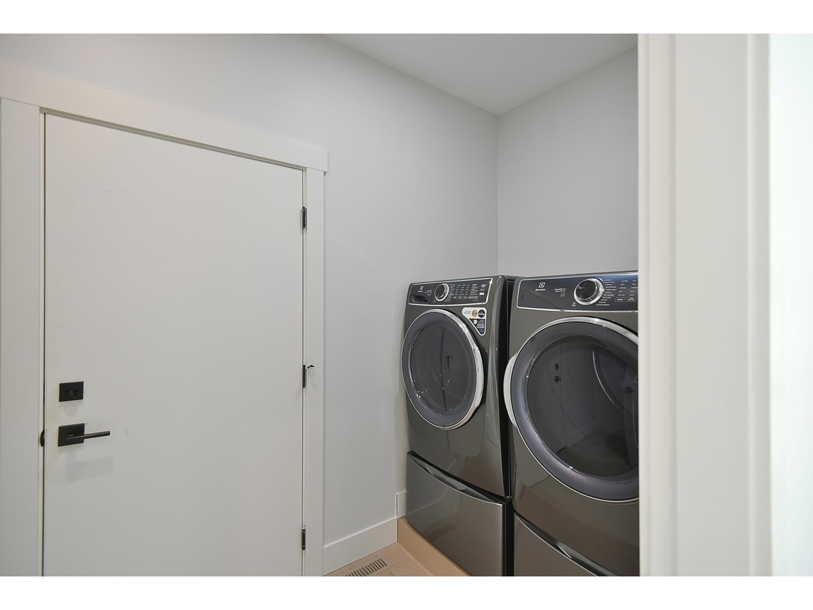 2392 Lower Road, Roberts Creek, British Columbia  V0N 2W6 - Photo 16 - R2784502