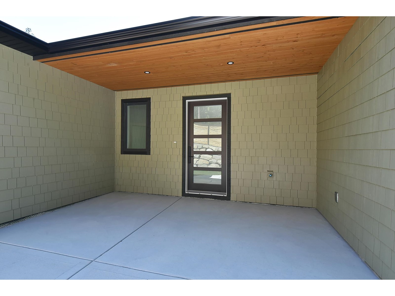 2392 Lower Road, Roberts Creek, British Columbia  V0N 2W6 - Photo 32 - R2784502