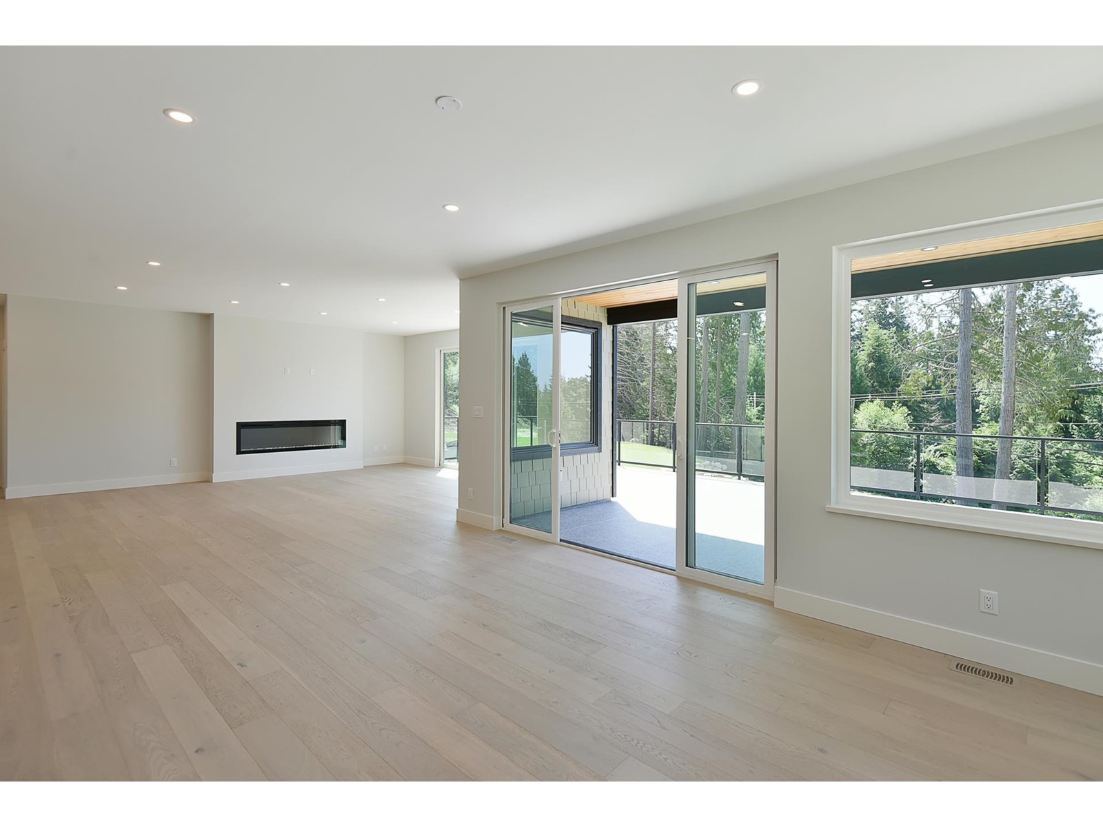 2392 Lower Road, Roberts Creek, British Columbia  V0N 2W6 - Photo 5 - R2784502