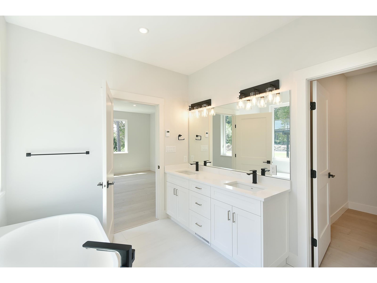 2392 Lower Road, Roberts Creek, British Columbia  V0N 2W6 - Photo 12 - R2784502