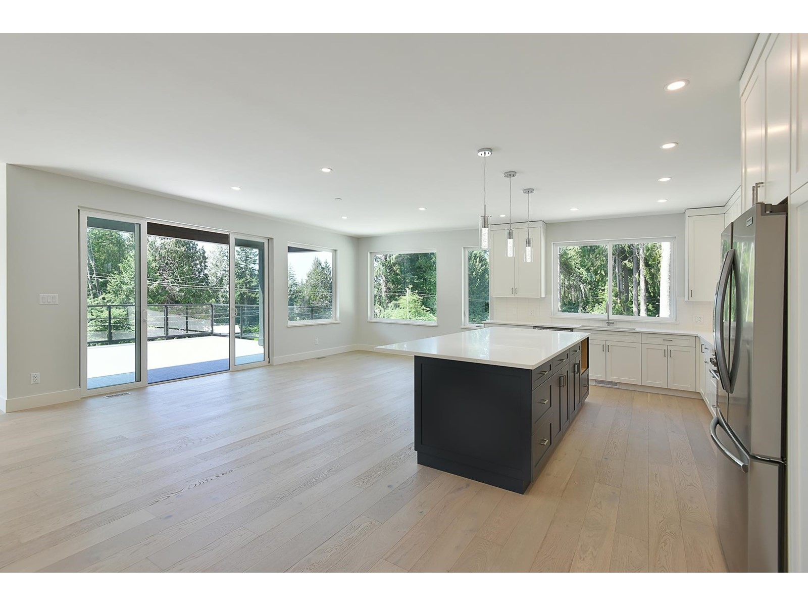 2392 Lower Road, Roberts Creek, British Columbia  V0N 2W6 - Photo 2 - R2784502