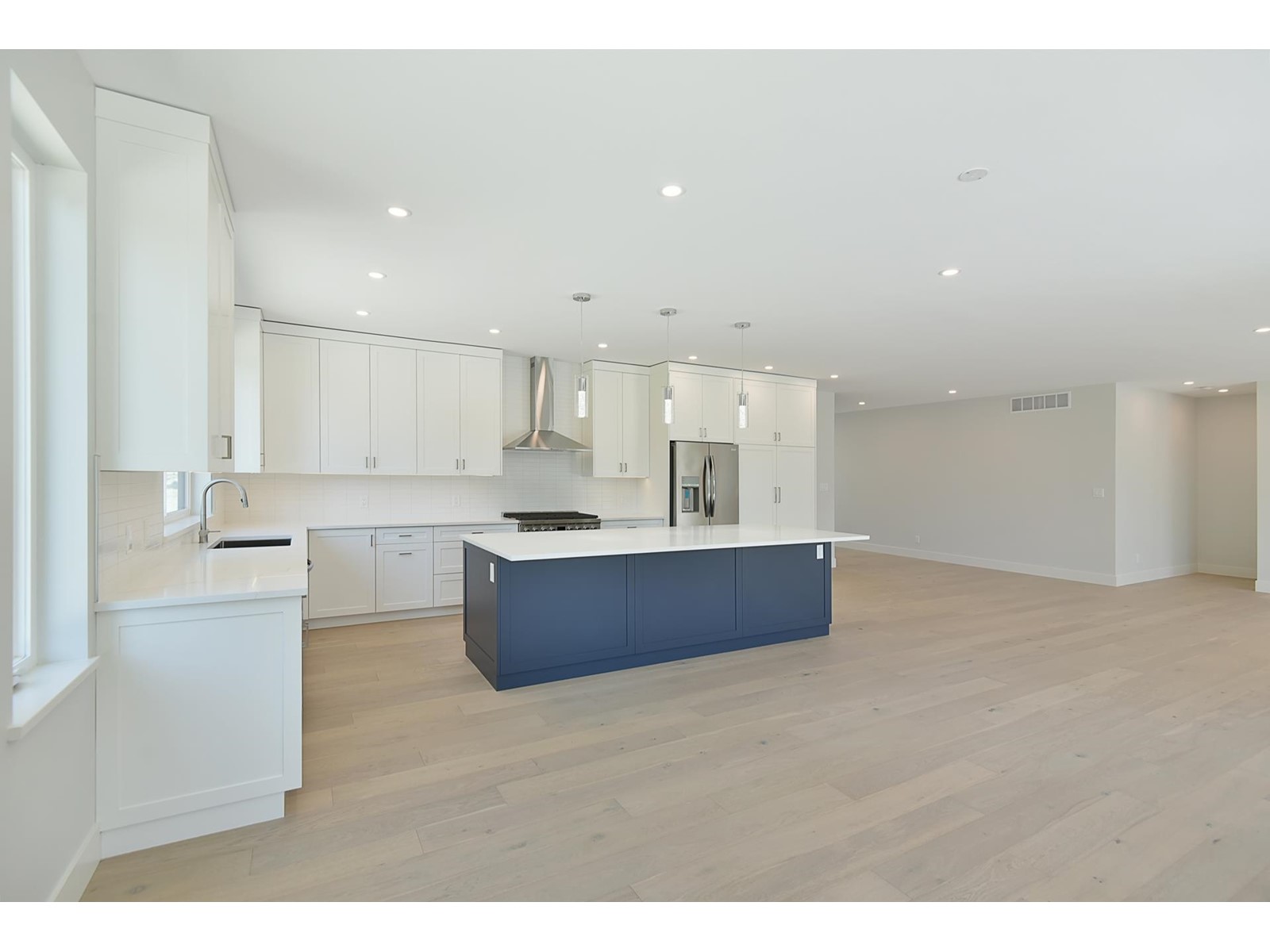 2392 Lower Road, Roberts Creek, British Columbia  V0N 2W6 - Photo 4 - R2784502