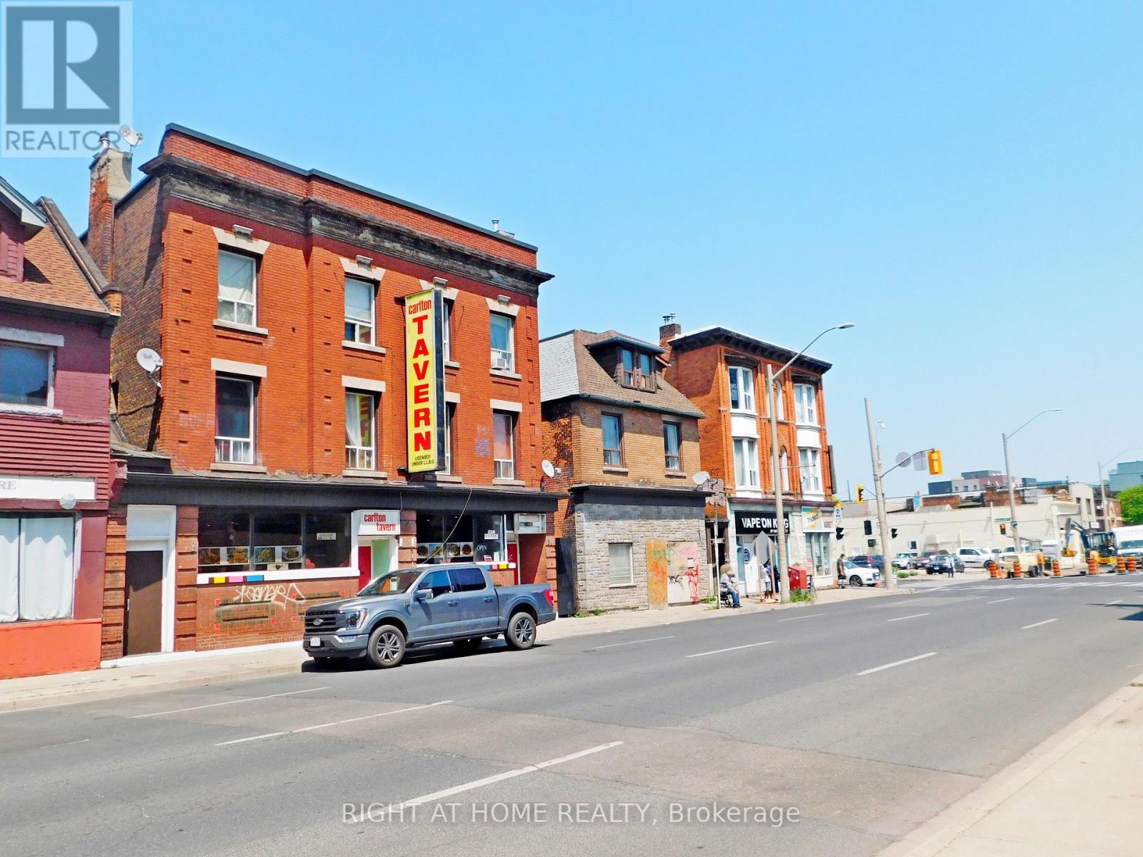 663 King St E, Hamilton, Ontario  L8N 1E5 - Photo 2 - X6092912