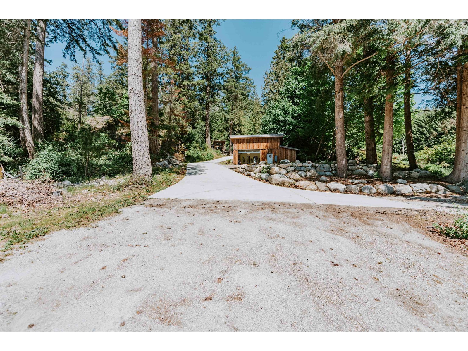 6708 Sunshine Coast Highway, Sechelt, British Columbia  V7Z 0N1 - Photo 38 - R2784557