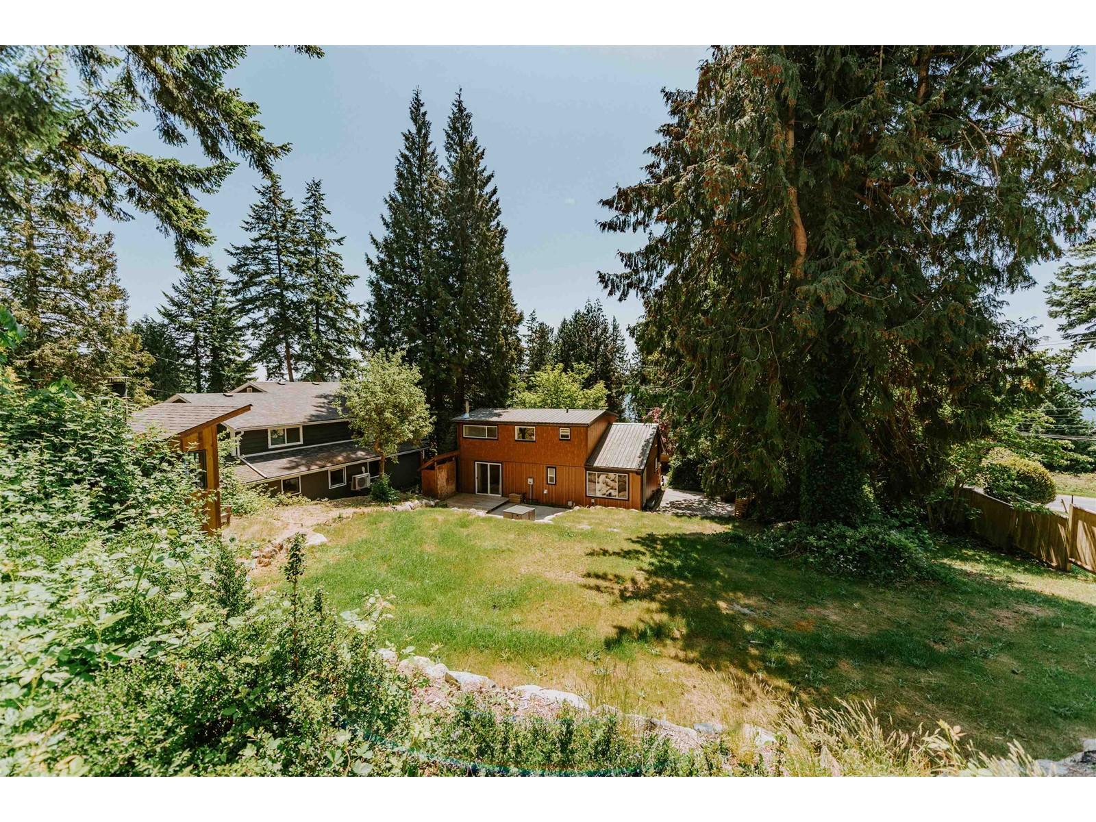 6708 Sunshine Coast Highway, Sechelt, British Columbia  V7Z 0N1 - Photo 4 - R2784557
