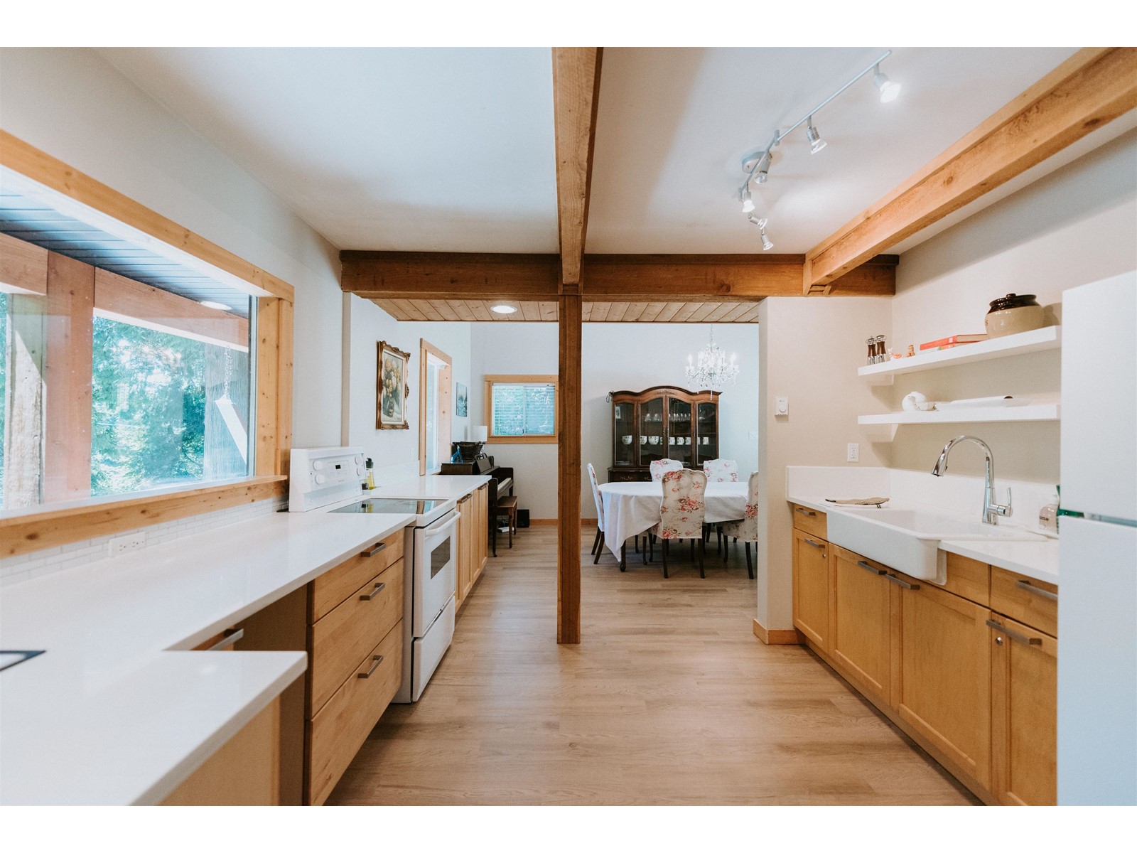 6708 Sunshine Coast Highway, Sechelt, British Columbia  V7Z 0N1 - Photo 8 - R2784557