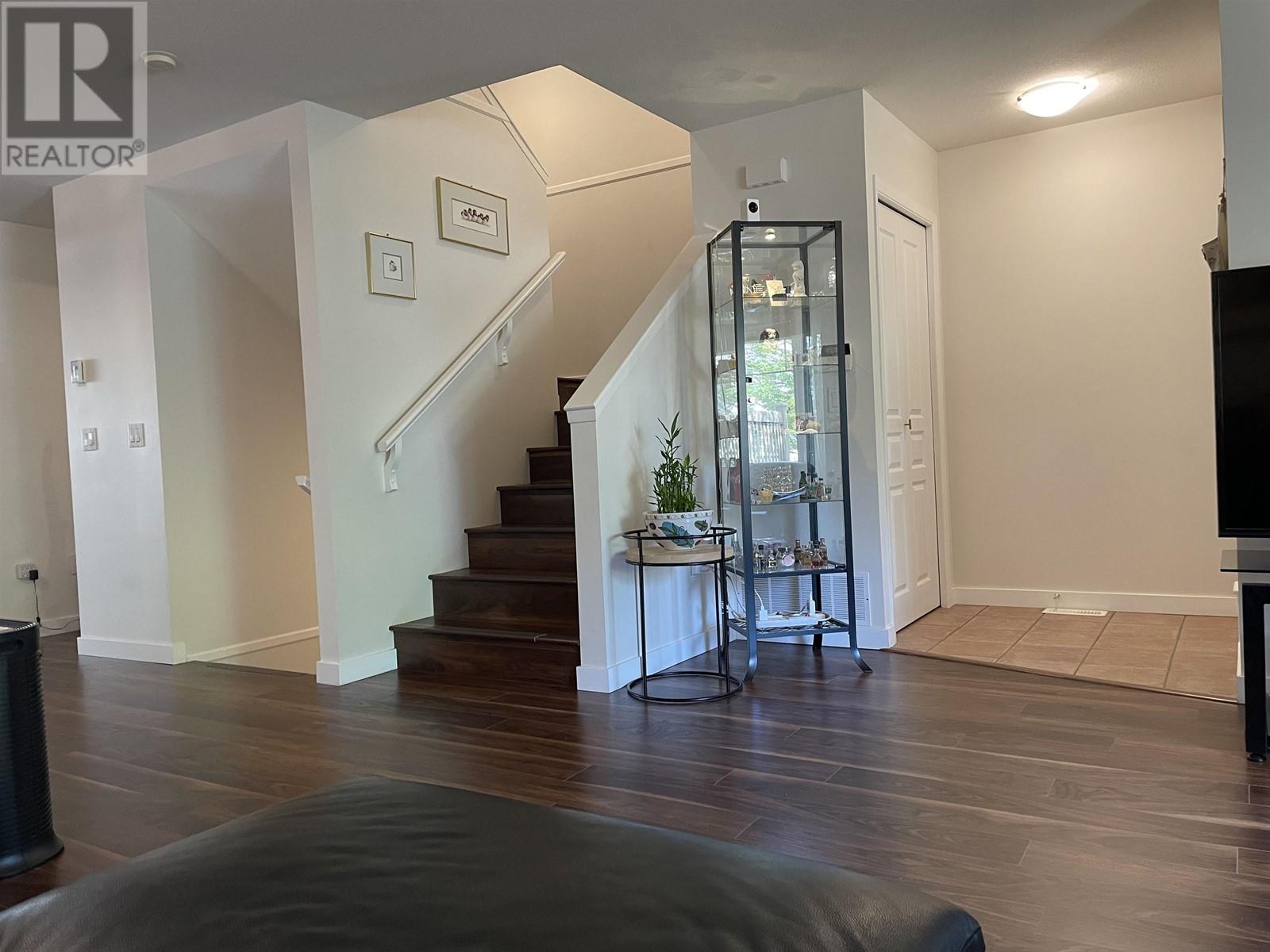 18 2351 Parkway Boulevard, Coquitlam, British Columbia  V3E 3P2 - Photo 6 - R2774169
