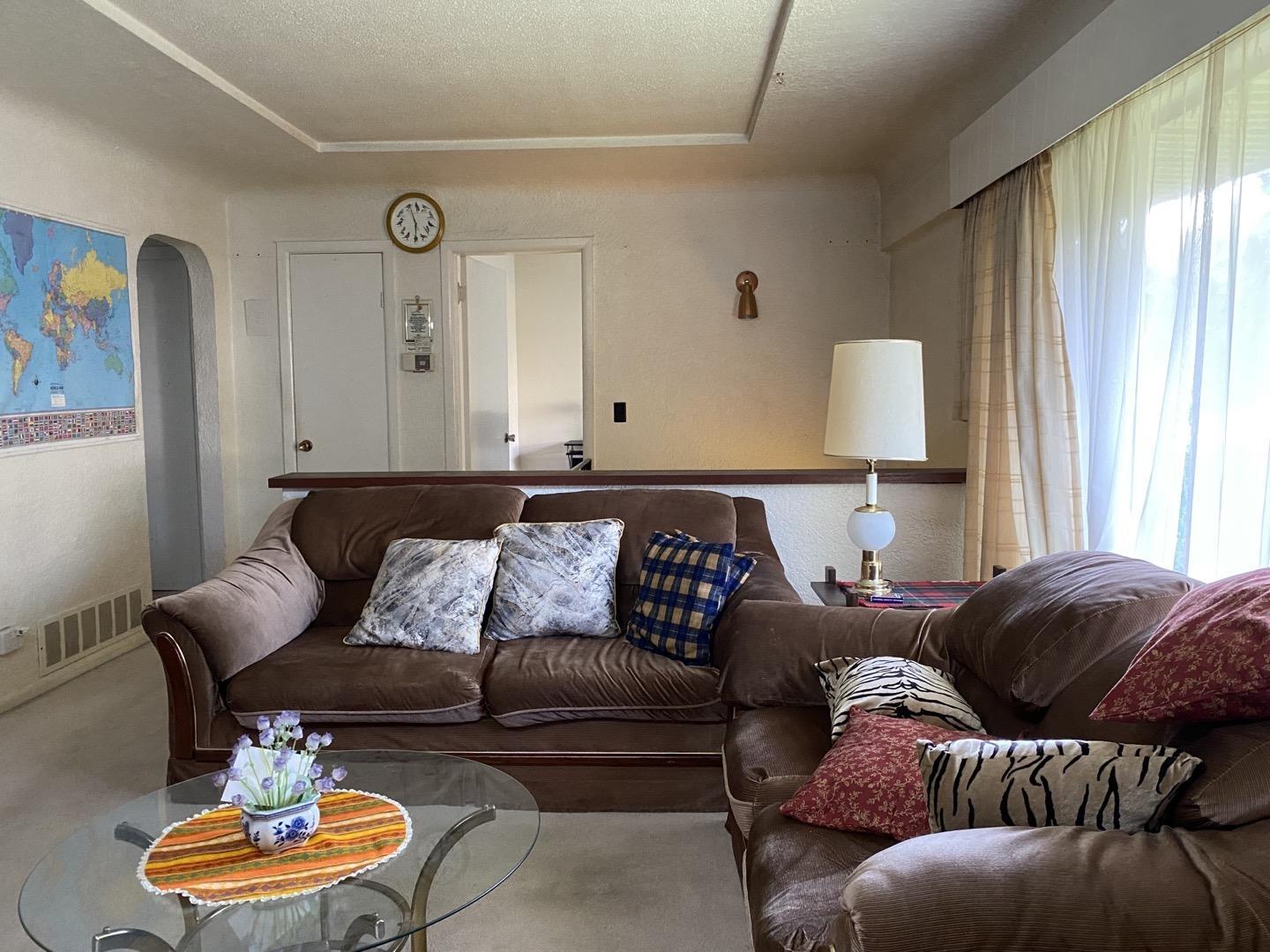 1002 Dansey Avenue, Coquitlam, British Columbia  V3K 3H1 - Photo 4 - R2784121