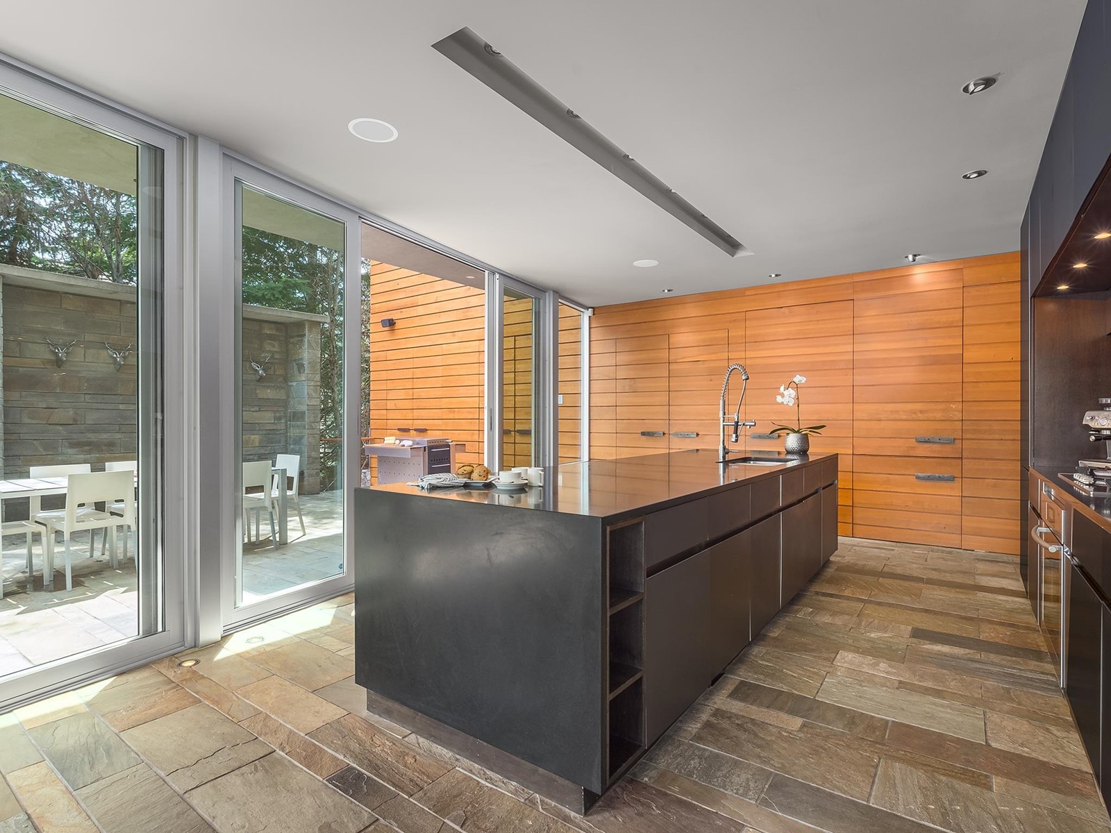 7452 Treetop Lane, Whistler, British Columbia  V8E 0E9 - Photo 16 - R2781882