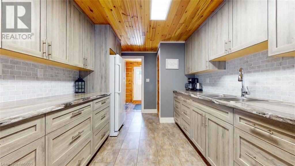 549 Stokes Bay Road, Stokes Bay, Ontario  N0H 2M0 - Photo 16 - 40431877