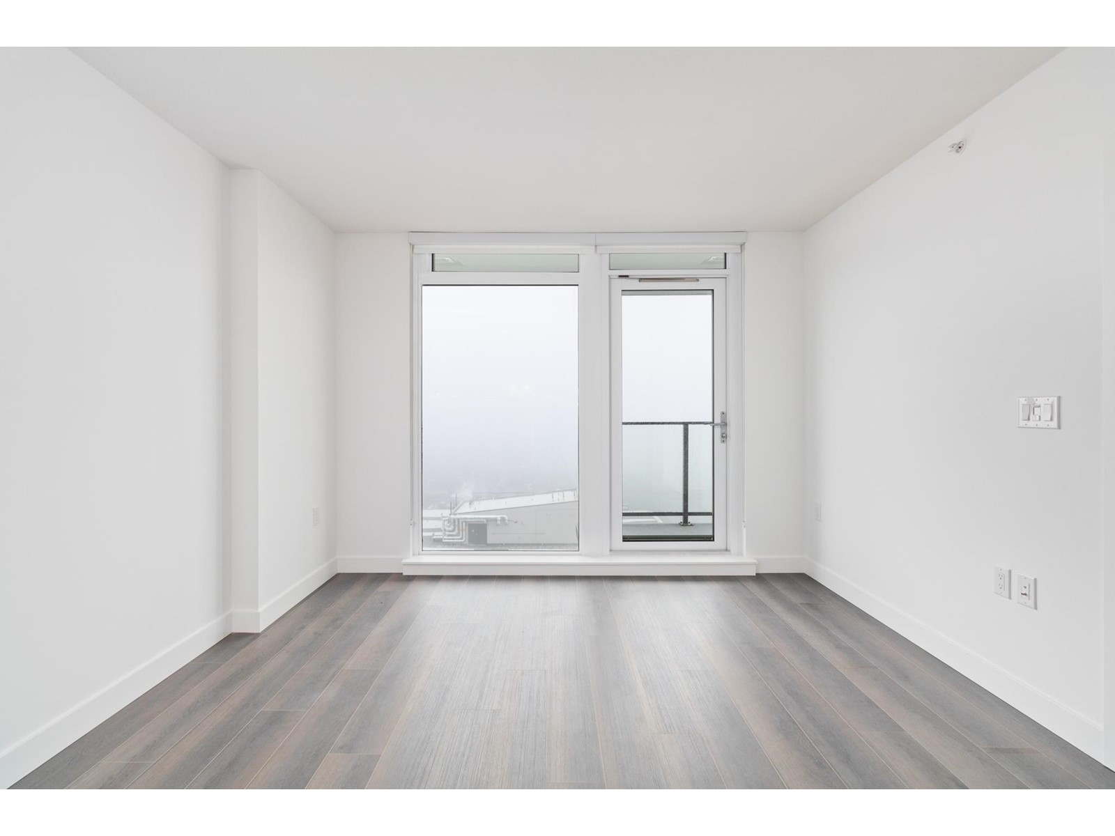 1901 8188 Fraser Street, Vancouver, British Columbia  V5X 0J8 - Photo 2 - R2785017