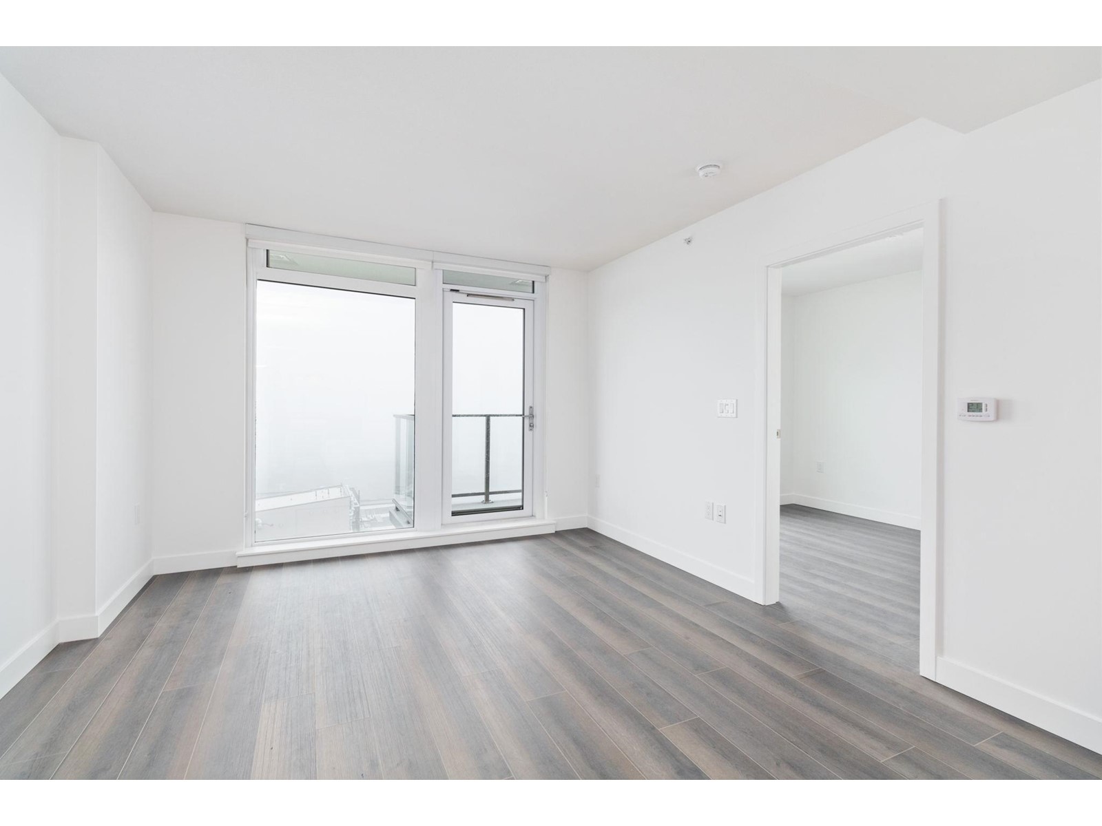 1901 8188 Fraser Street, Vancouver, British Columbia  V5X 0J8 - Photo 3 - R2785017