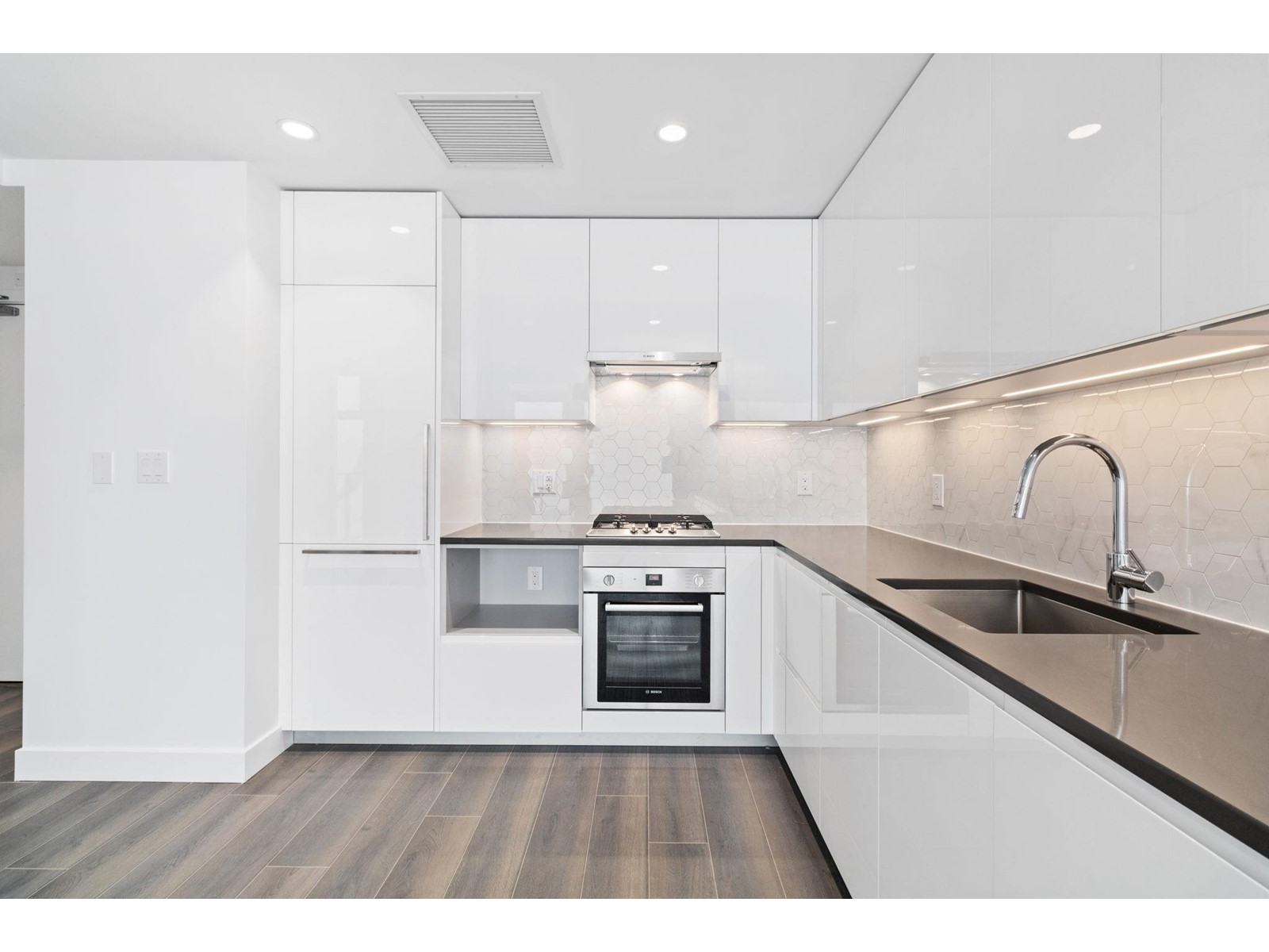 1901 8188 Fraser Street, Vancouver, British Columbia  V5X 0J8 - Photo 6 - R2785017