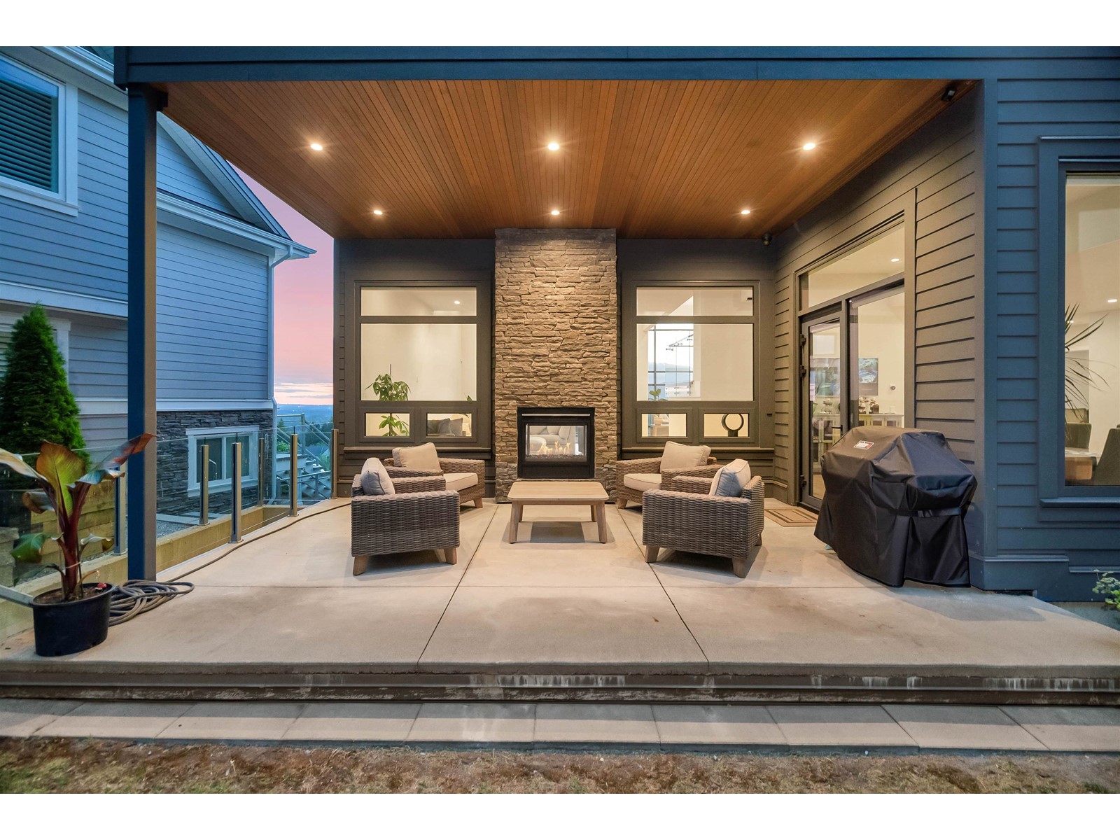 10980 Carmichael Street, Maple Ridge, British Columbia  V2W 0H3 - Photo 4 - R2785109