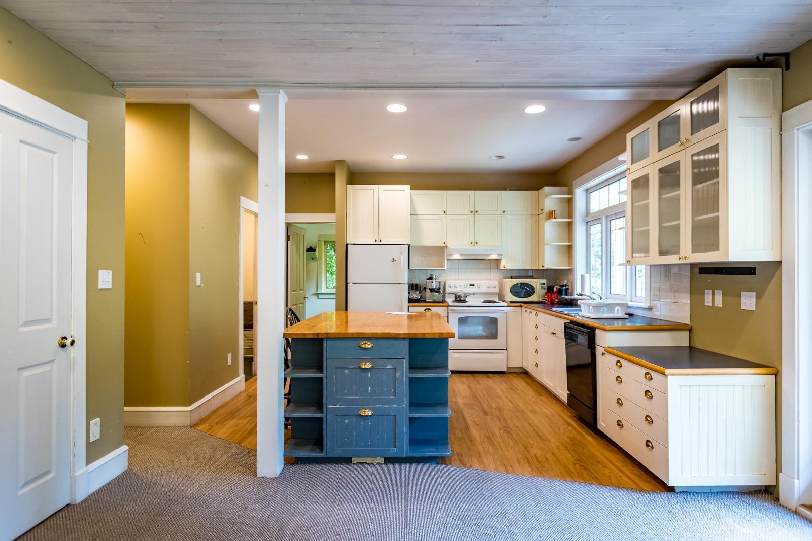 1397 Tanager Place, Roberts Creek, British Columbia  V0N 2W1 - Photo 15 - R2784170