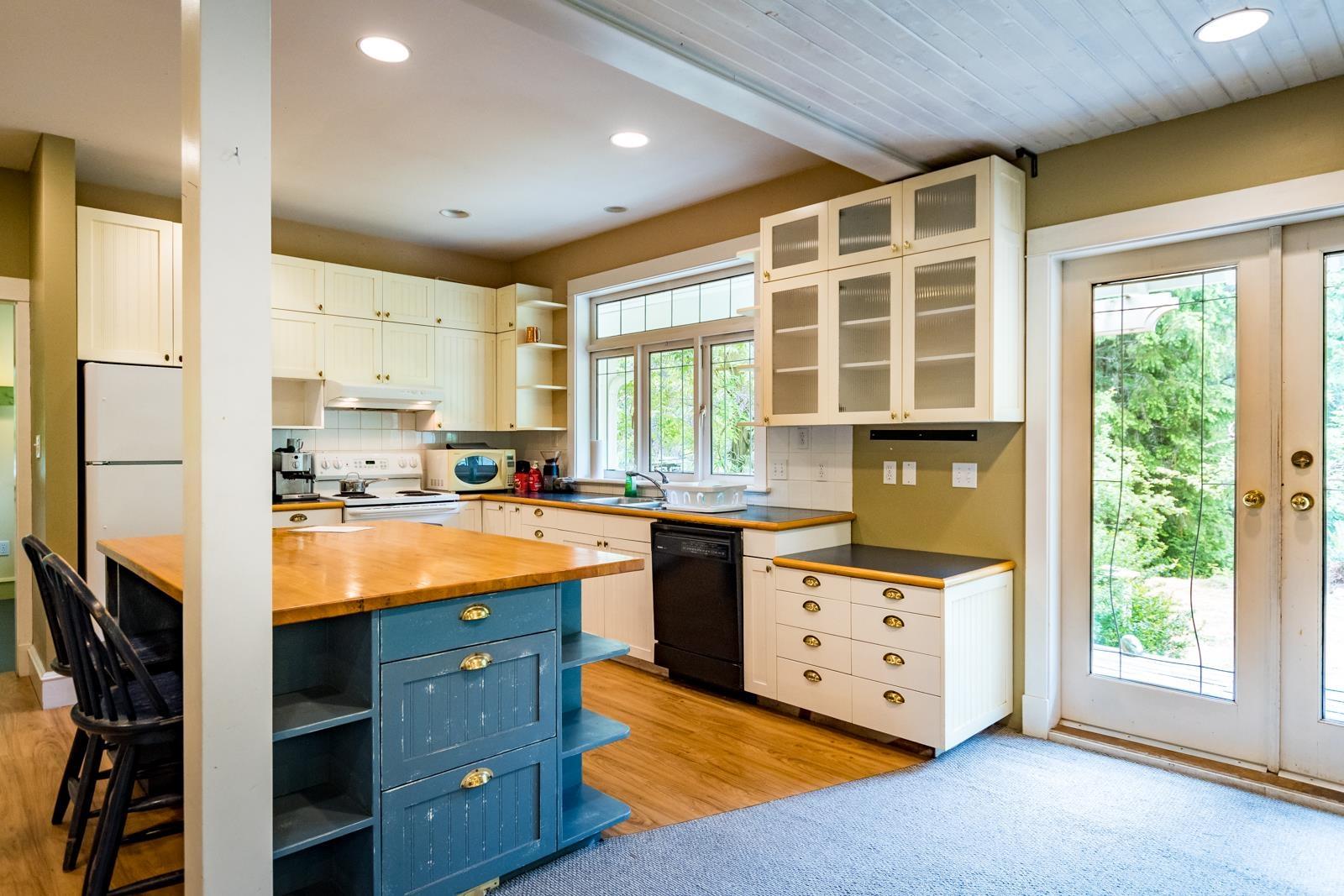 1397 Tanager Place, Roberts Creek, British Columbia  V0N 2W1 - Photo 16 - R2784170