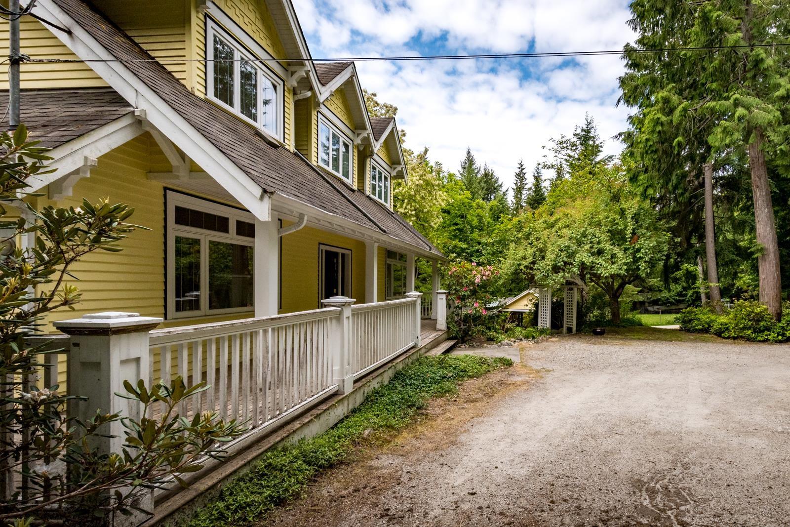 1397 Tanager Place, Roberts Creek, British Columbia  V0N 2W1 - Photo 4 - R2784170