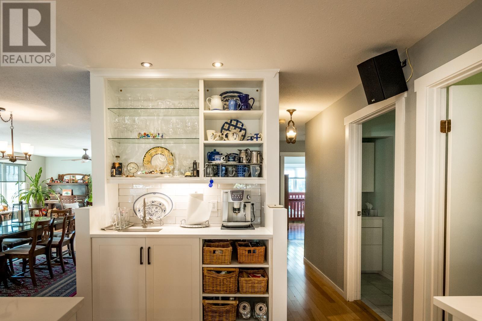 1826 Sunshine Coast Highway, Roberts Creek, British Columbia  V0N 2W5 - Photo 15 - R2785477