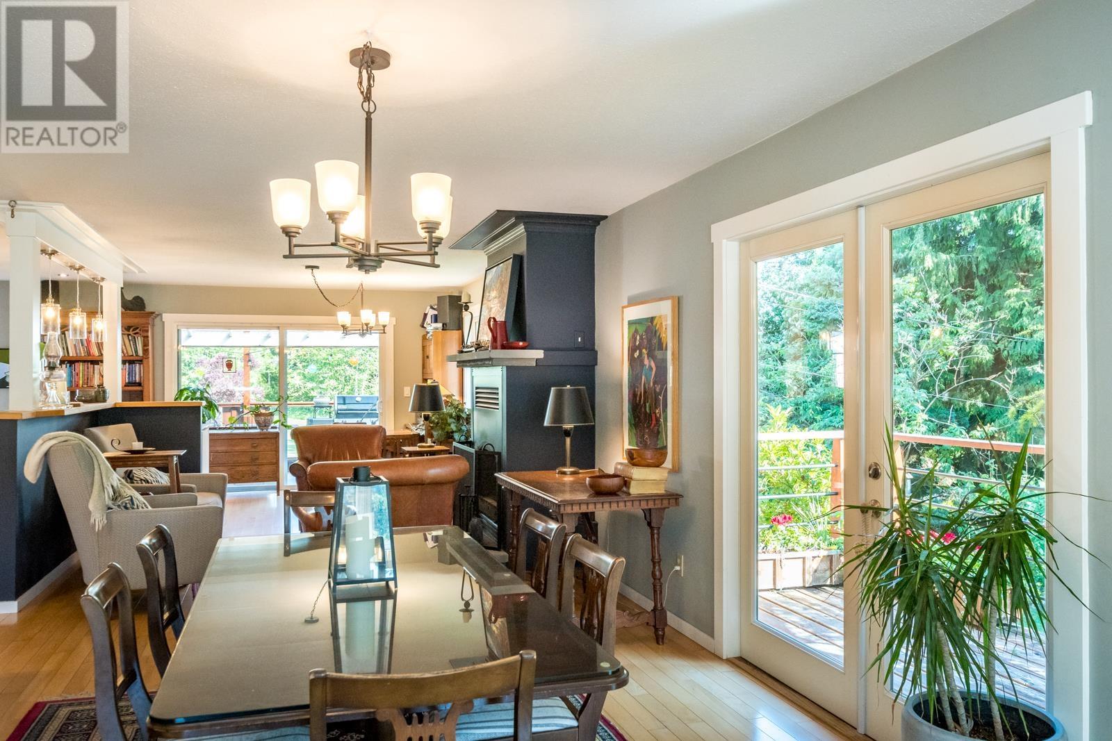 1826 Sunshine Coast Highway, Roberts Creek, British Columbia  V0N 2W5 - Photo 20 - R2785477