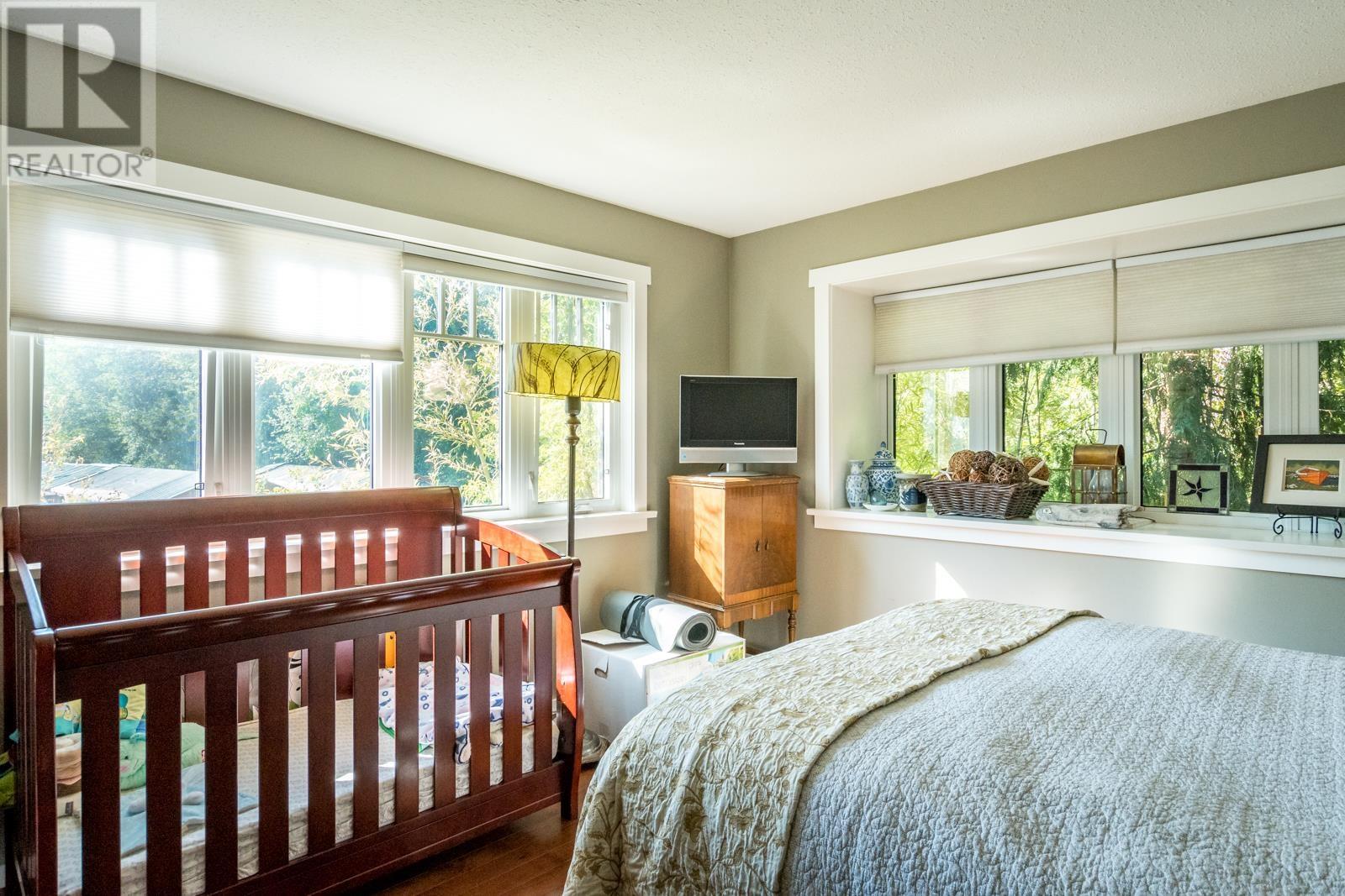 1826 Sunshine Coast Highway, Roberts Creek, British Columbia  V0N 2W5 - Photo 24 - R2785477