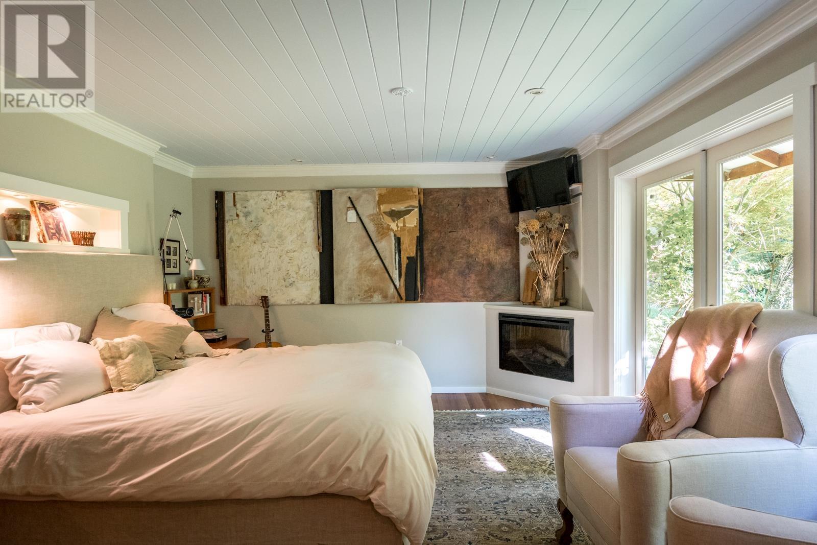 1826 Sunshine Coast Highway, Roberts Creek, British Columbia  V0N 2W5 - Photo 28 - R2785477