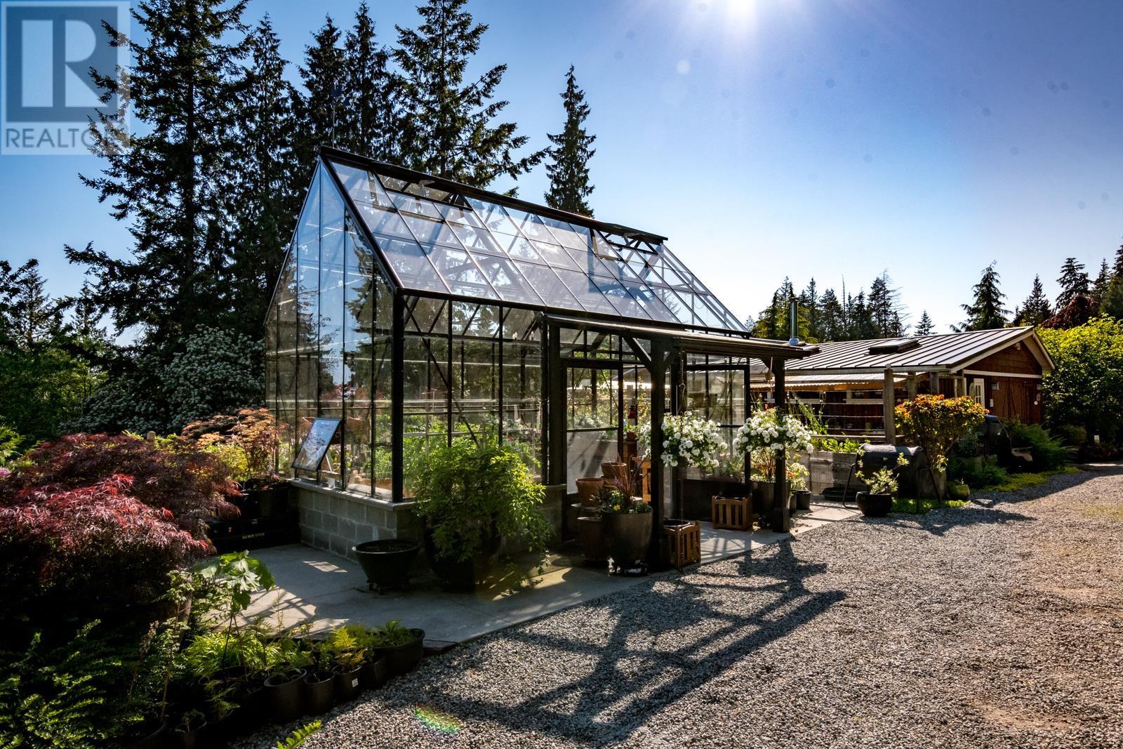 1826 Sunshine Coast Highway, Roberts Creek, British Columbia  V0N 2W5 - Photo 32 - R2785477