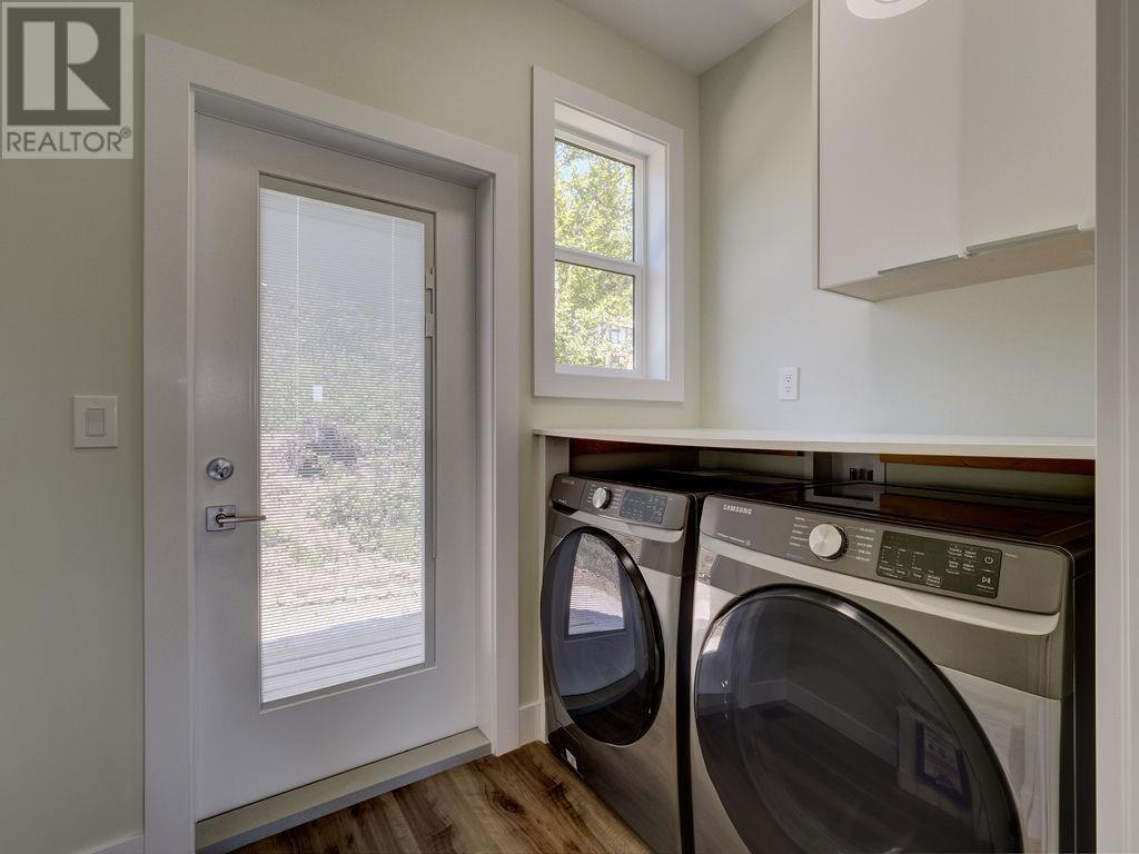 5611 Dungeness Place, Sechelt, British Columbia  V0N 3A0 - Photo 25 - R2785513