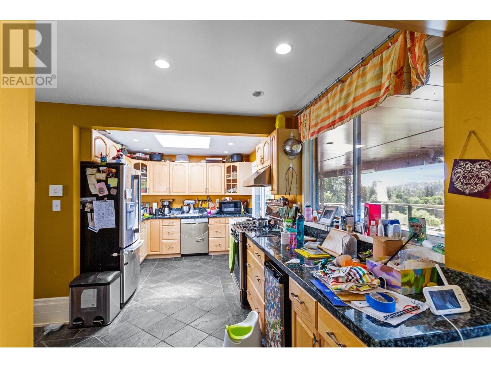 351 Clarence Street, Port Moody, British Columbia  V3H 2Y1 - Photo 9 - R2786293