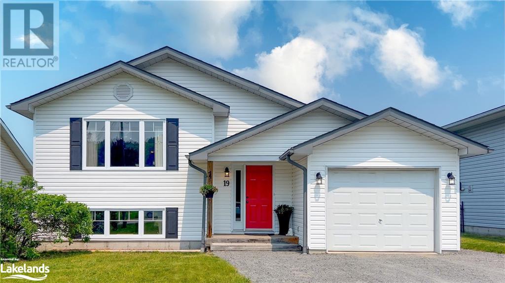 19 CAIRNS Crescent, huntsville, Ontario