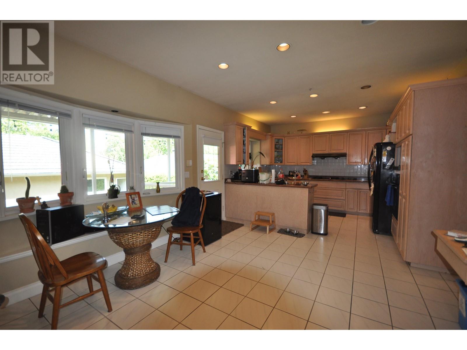 2415 W 13th Avenue, Vancouver, British Columbia  V6K 2S7 - Photo 6 - R2781495