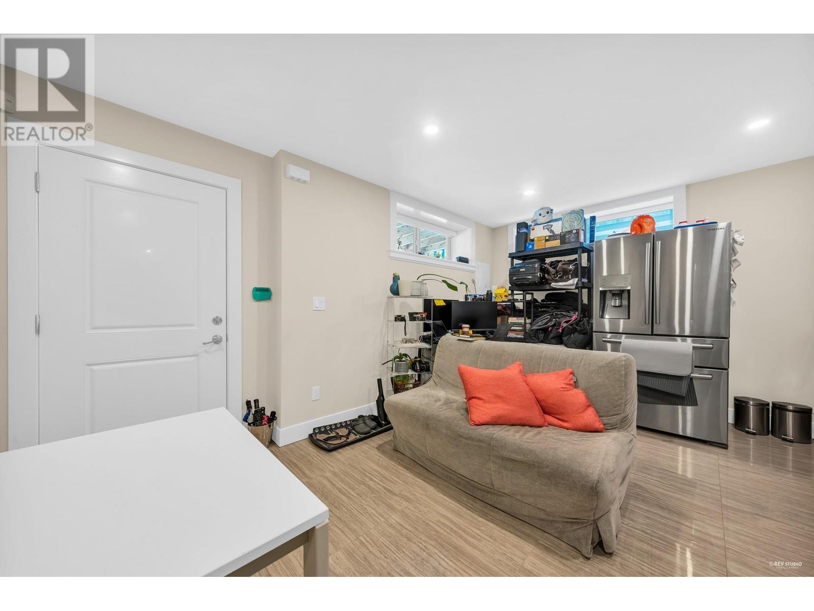 3596 Monmouth Avenue, Vancouver, British Columbia  V5R 5S2 - Photo 4 - R2784446