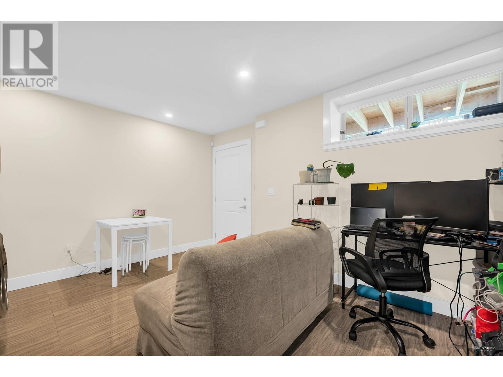 3596 Monmouth Avenue, Vancouver, British Columbia  V5R 5S2 - Photo 2 - R2784446