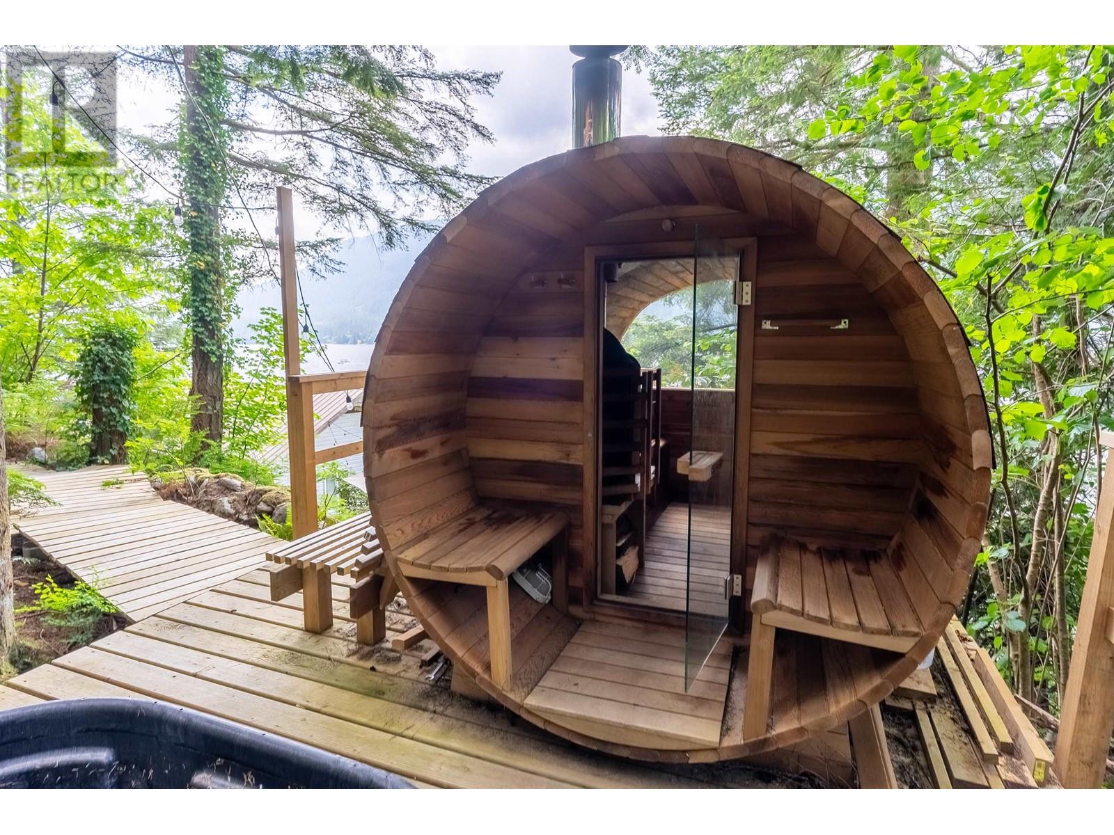 14 Buntzen Bay, North Vancouver, British Columbia  V0V 0V0 - Photo 17 - R2786727