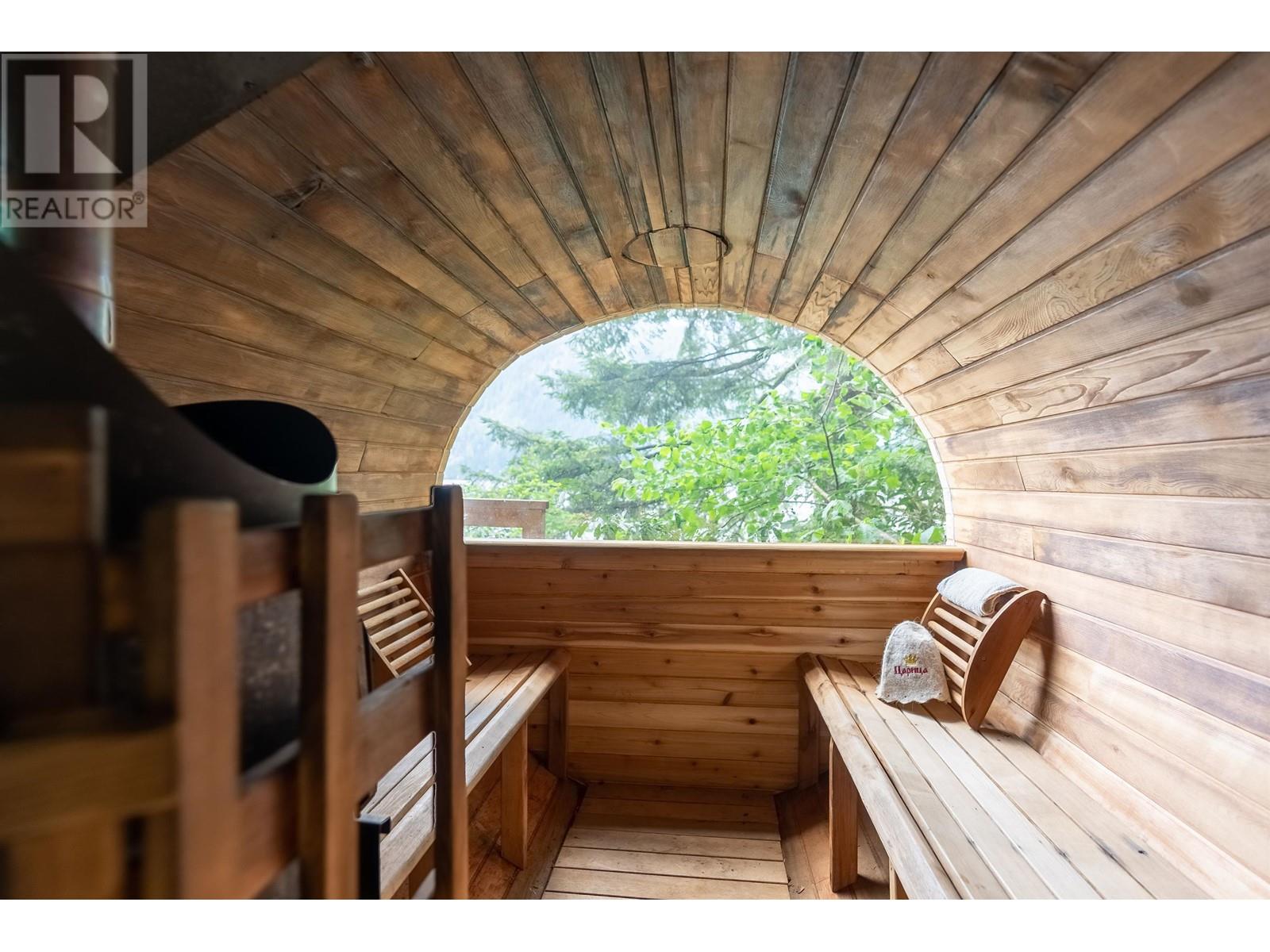 14 Buntzen Bay, North Vancouver, British Columbia  V0V 0V0 - Photo 18 - R2786727