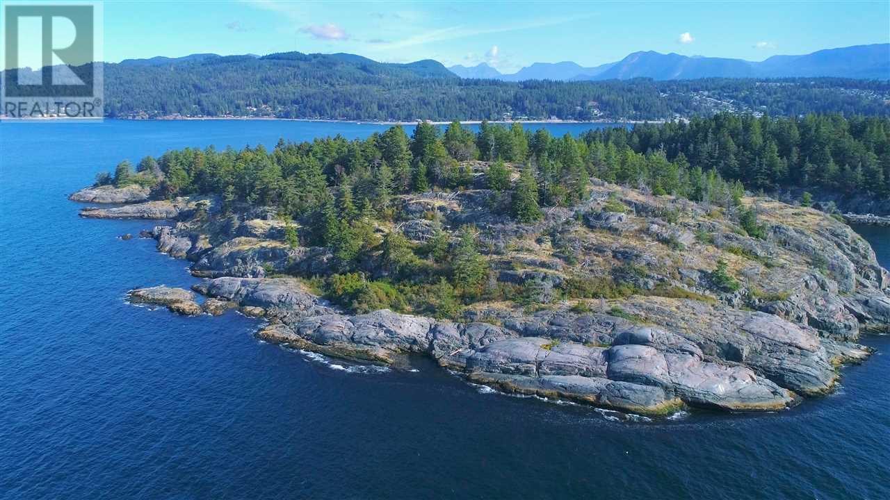 WEST TRAIL ISLAND, halfmoon bay, British Columbia