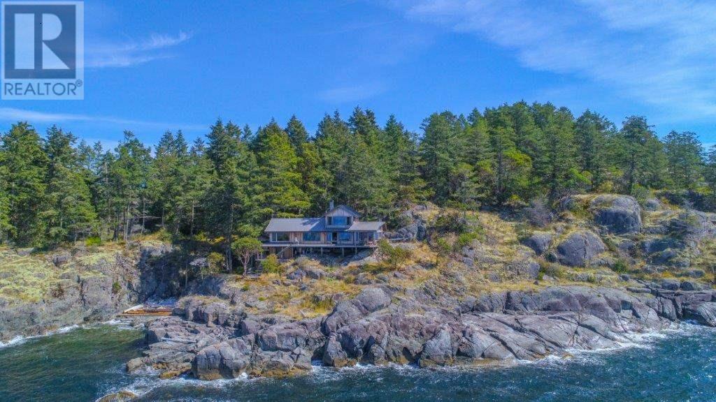 West Trail Island, Halfmoon Bay, British Columbia  V0V 0V0 - Photo 2 - R2786876