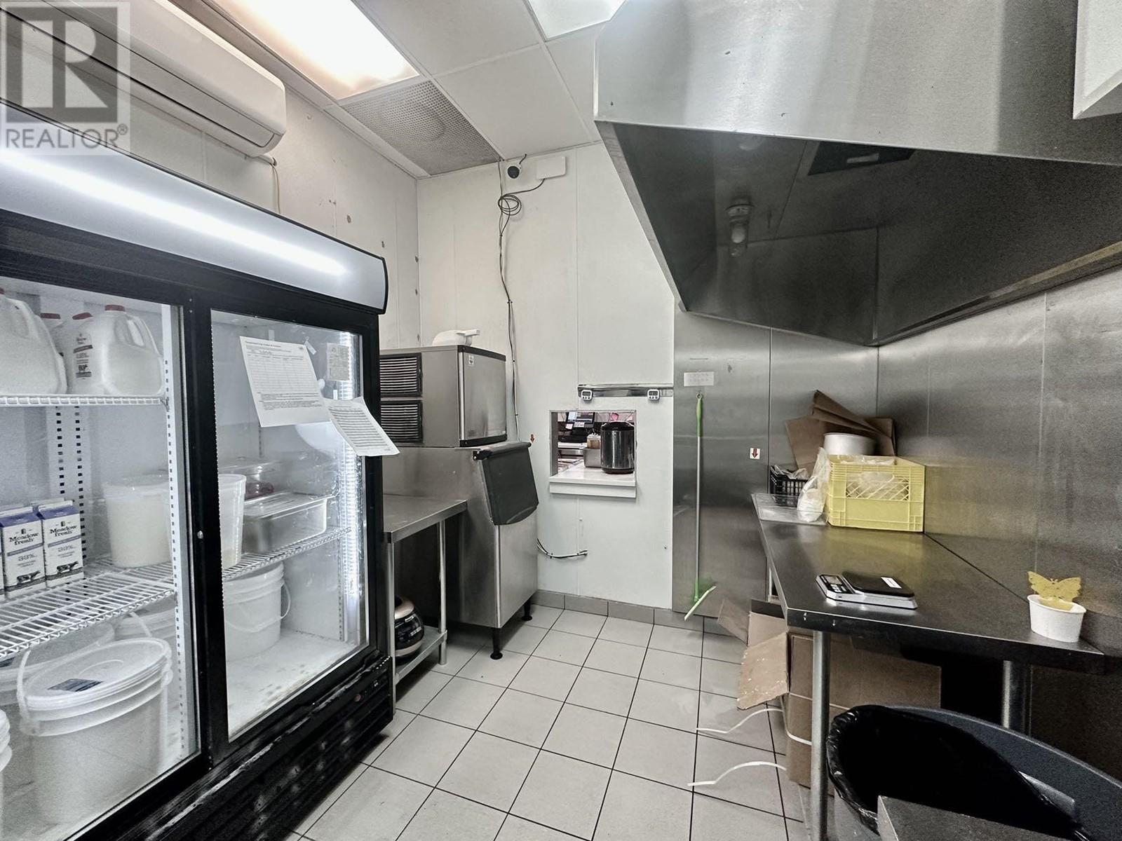 8030 Granville Street, Vancouver, British Columbia  V6P 4Z4 - Photo 3 - C8052104