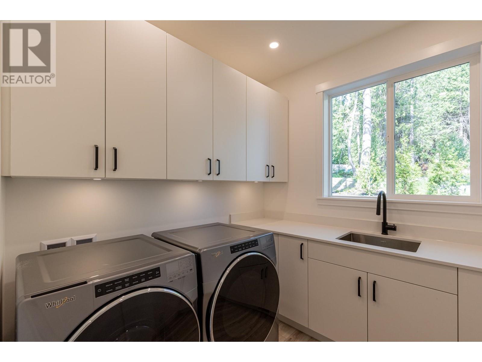 3010 Green Way, Roberts Creek, British Columbia  V0N 2W0 - Photo 22 - R2786927