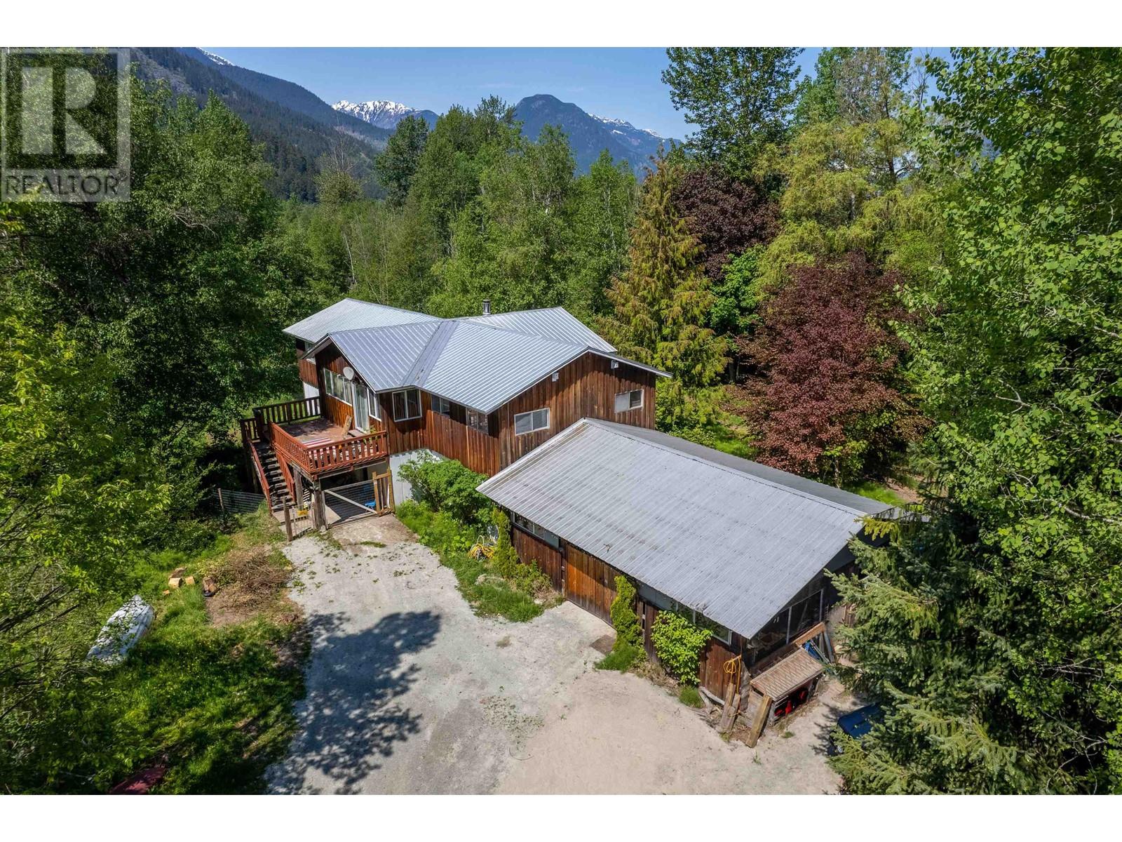 7471 Urdal Road, Pemberton, British Columbia  V0N 2L1 - Photo 9 - R2786898