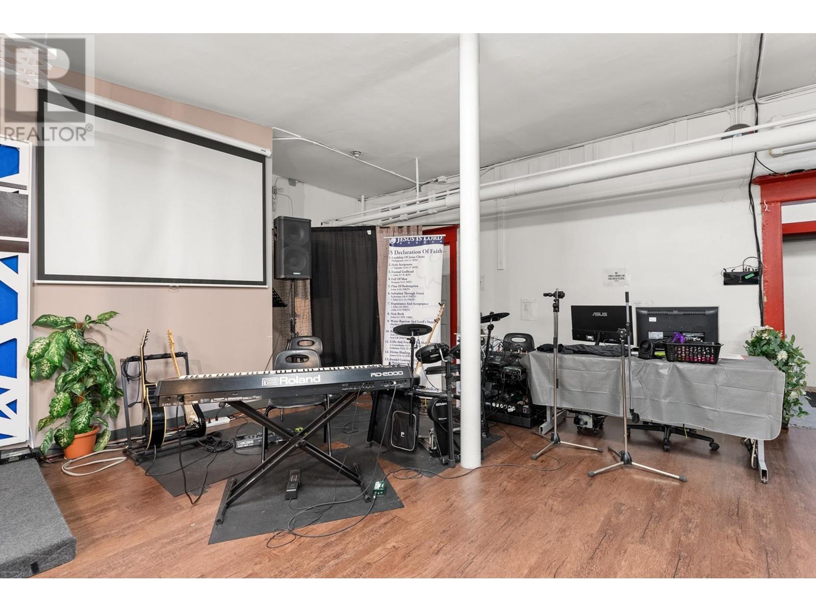 1105 Sixth Avenue, New Westminster, British Columbia  V3M 2B7 - Photo 21 - R2782618